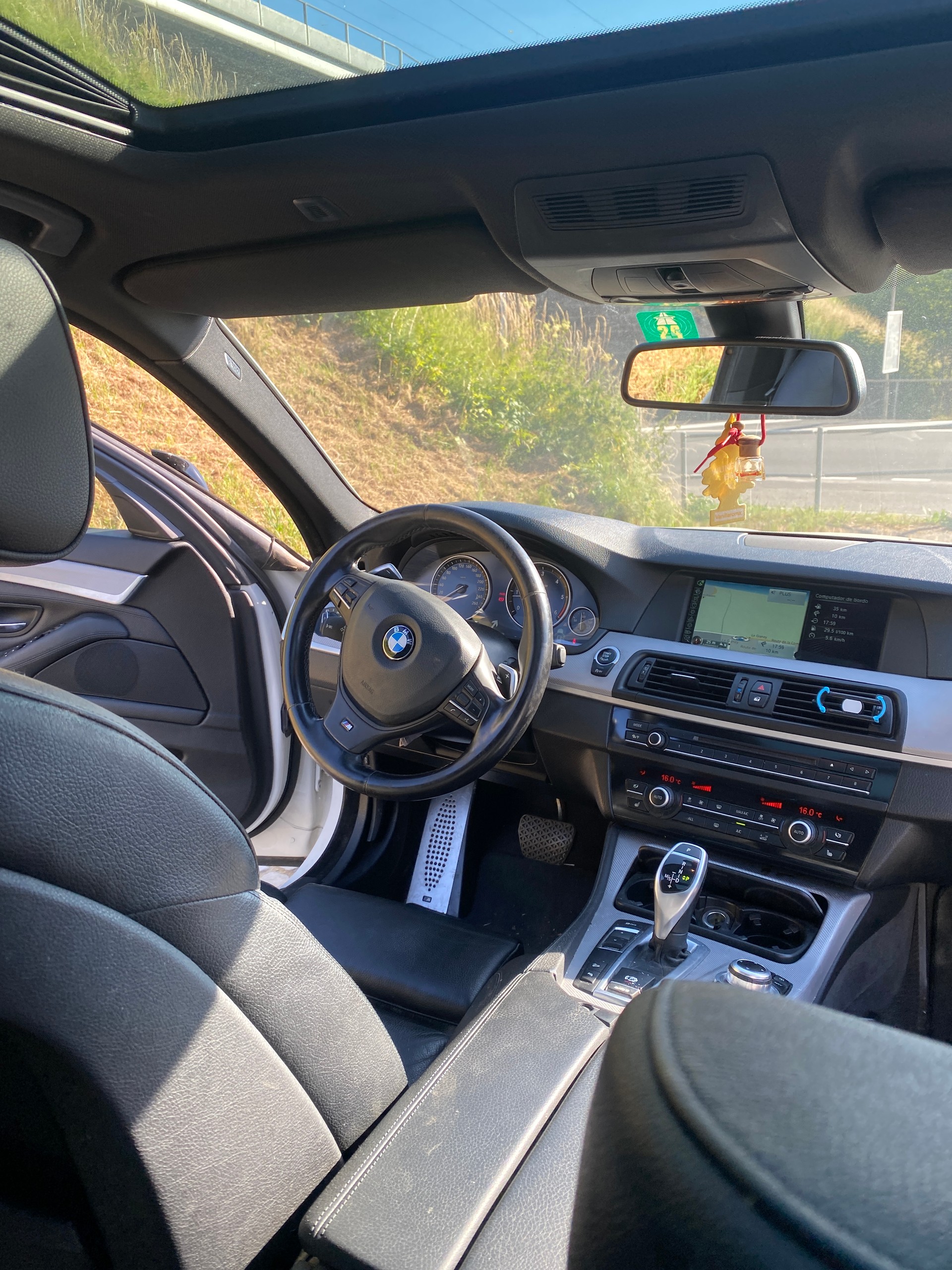 BMW 525d xDrive Touring Steptronic-image-4