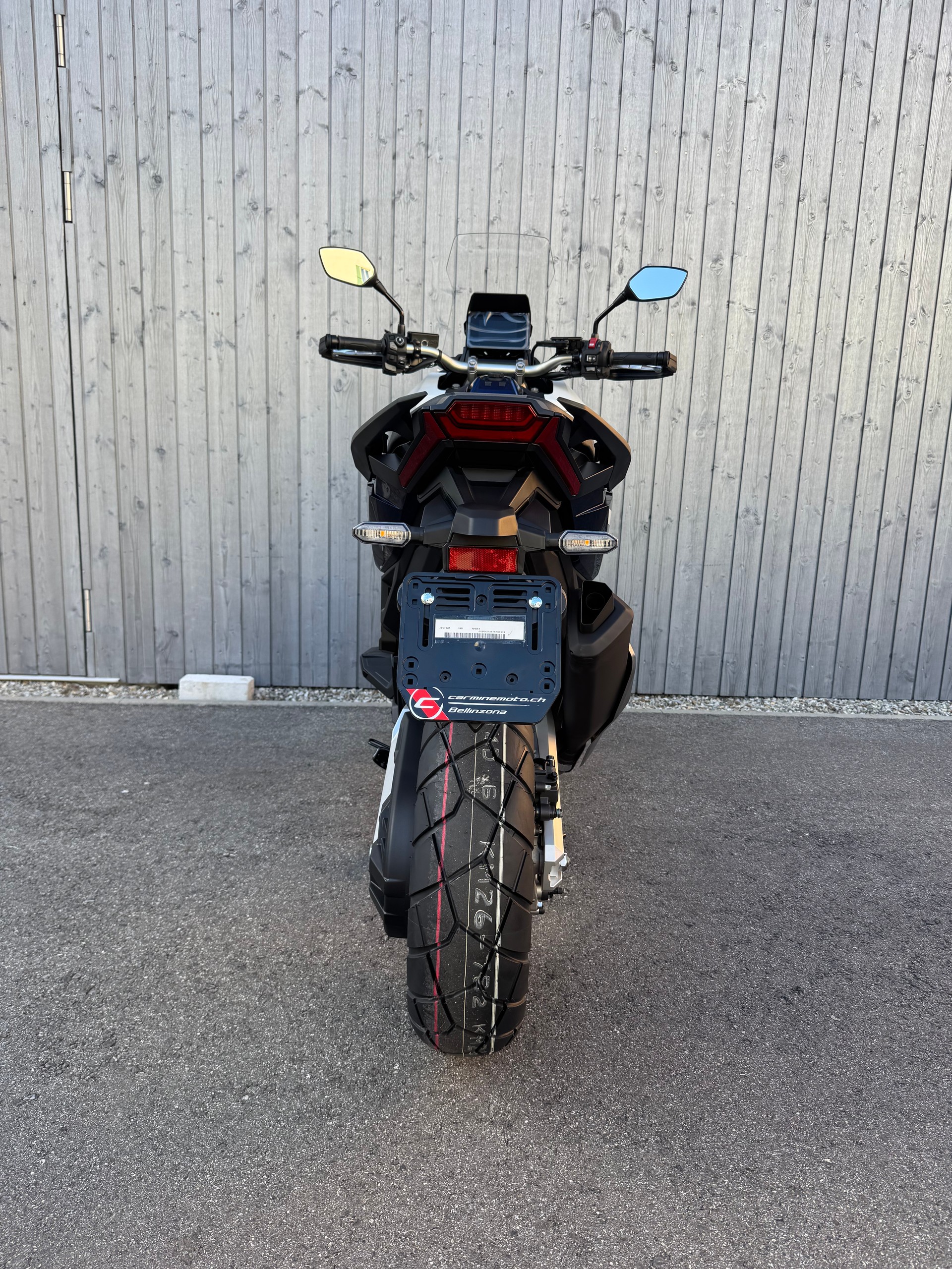 HONDA X-ADV 750-image-6