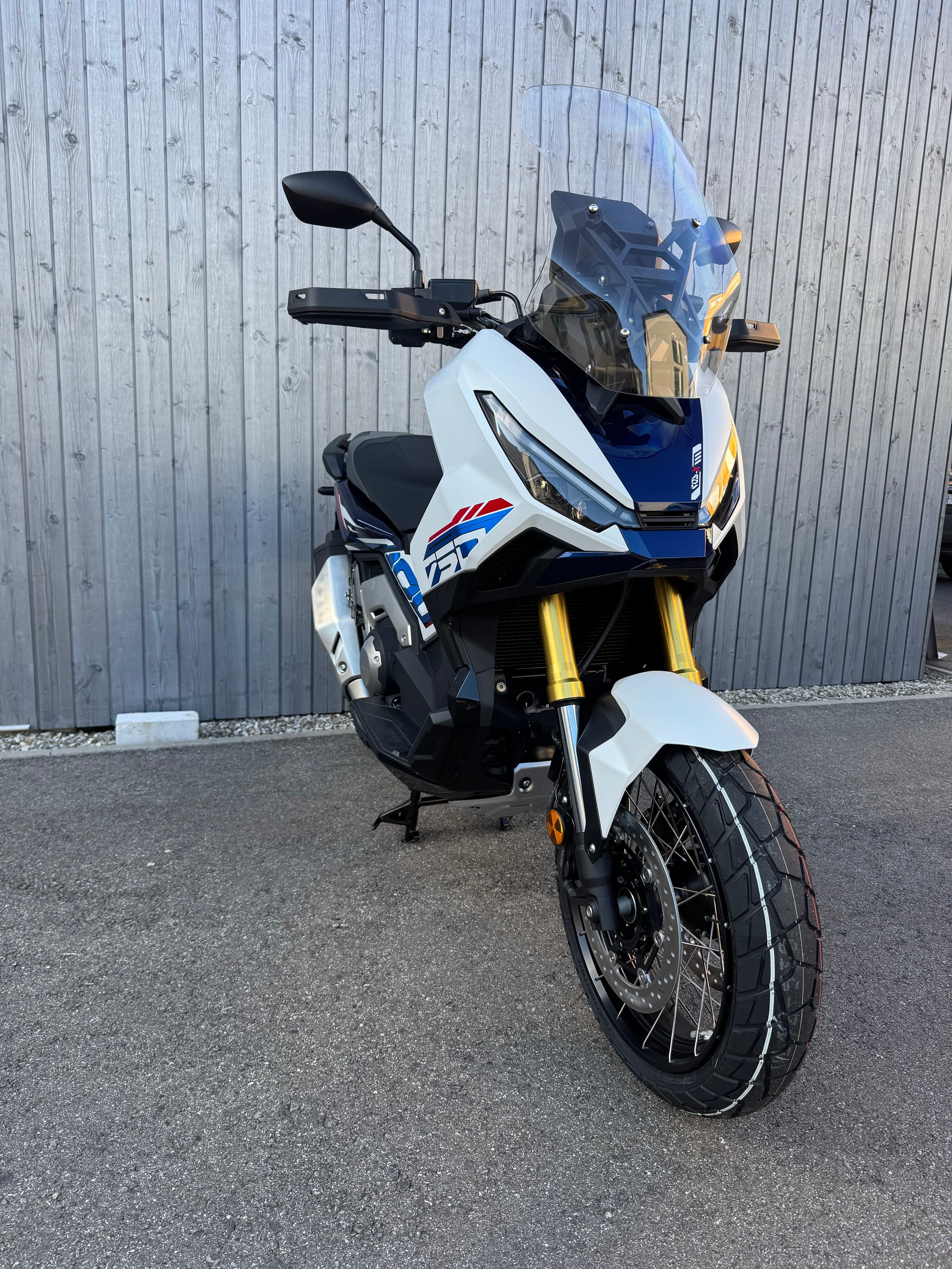 HONDA X-ADV 750-showroom-element-3
