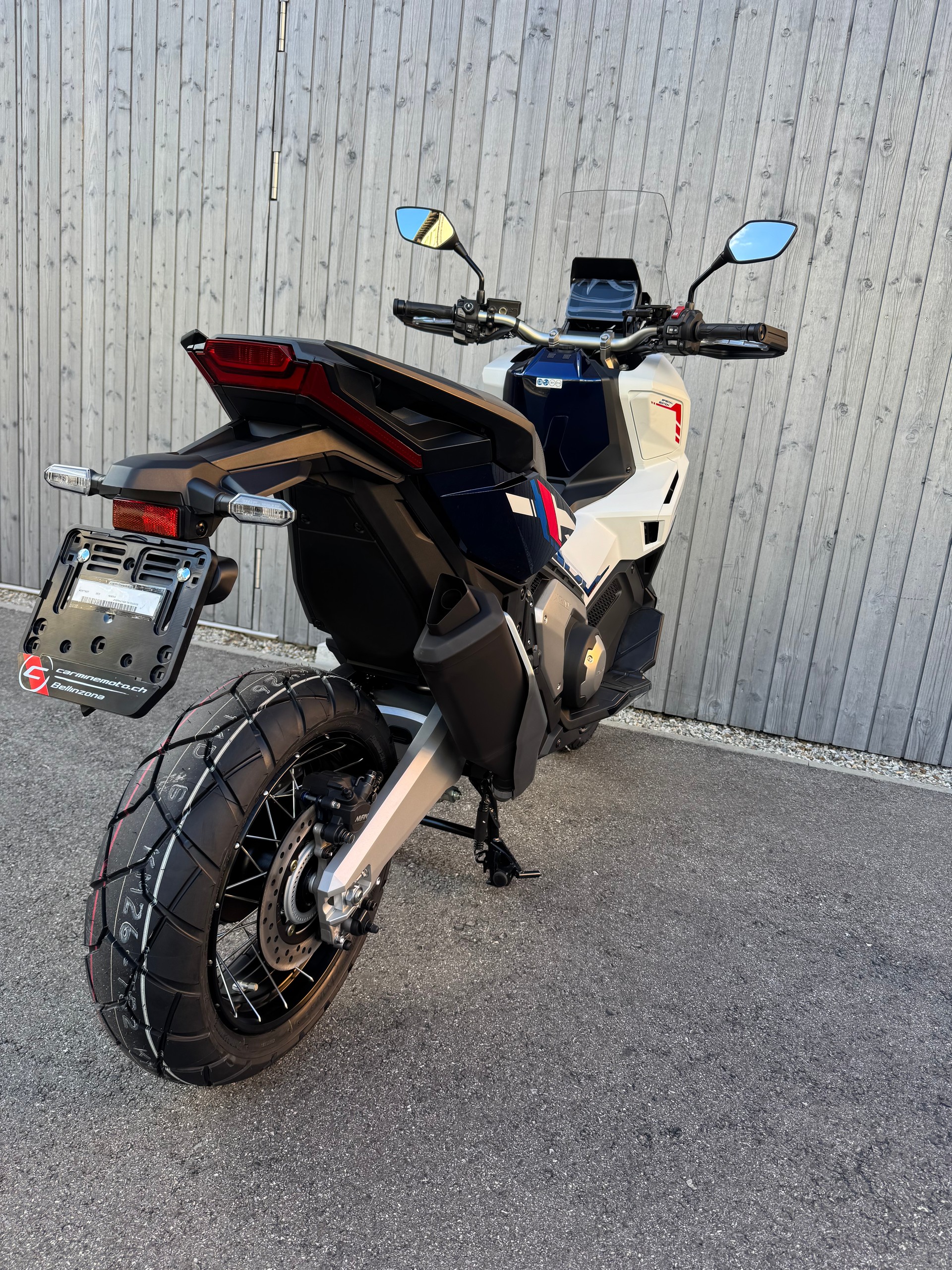 HONDA X-ADV 750-image-7