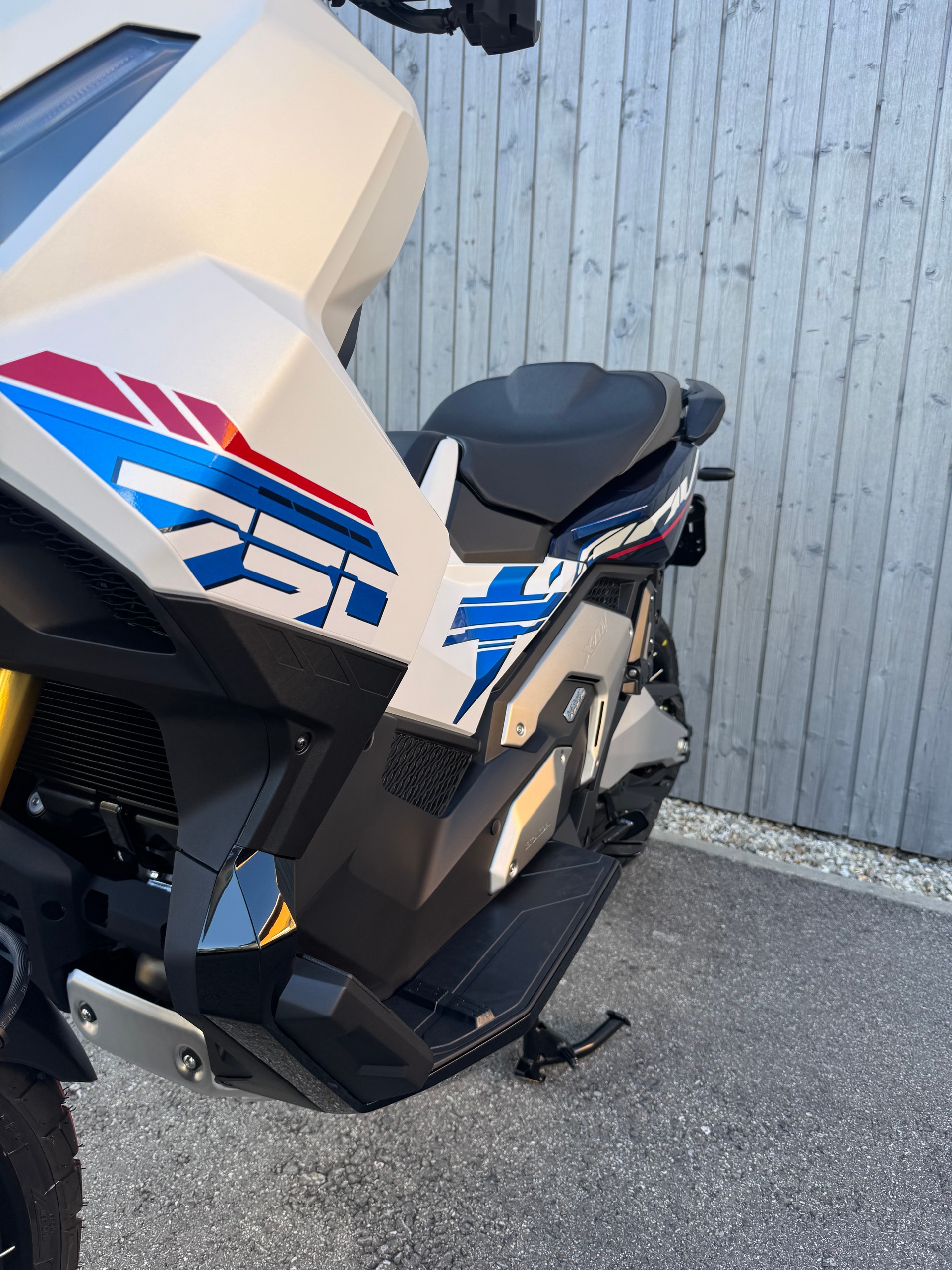 HONDA X-ADV 750-image-4
