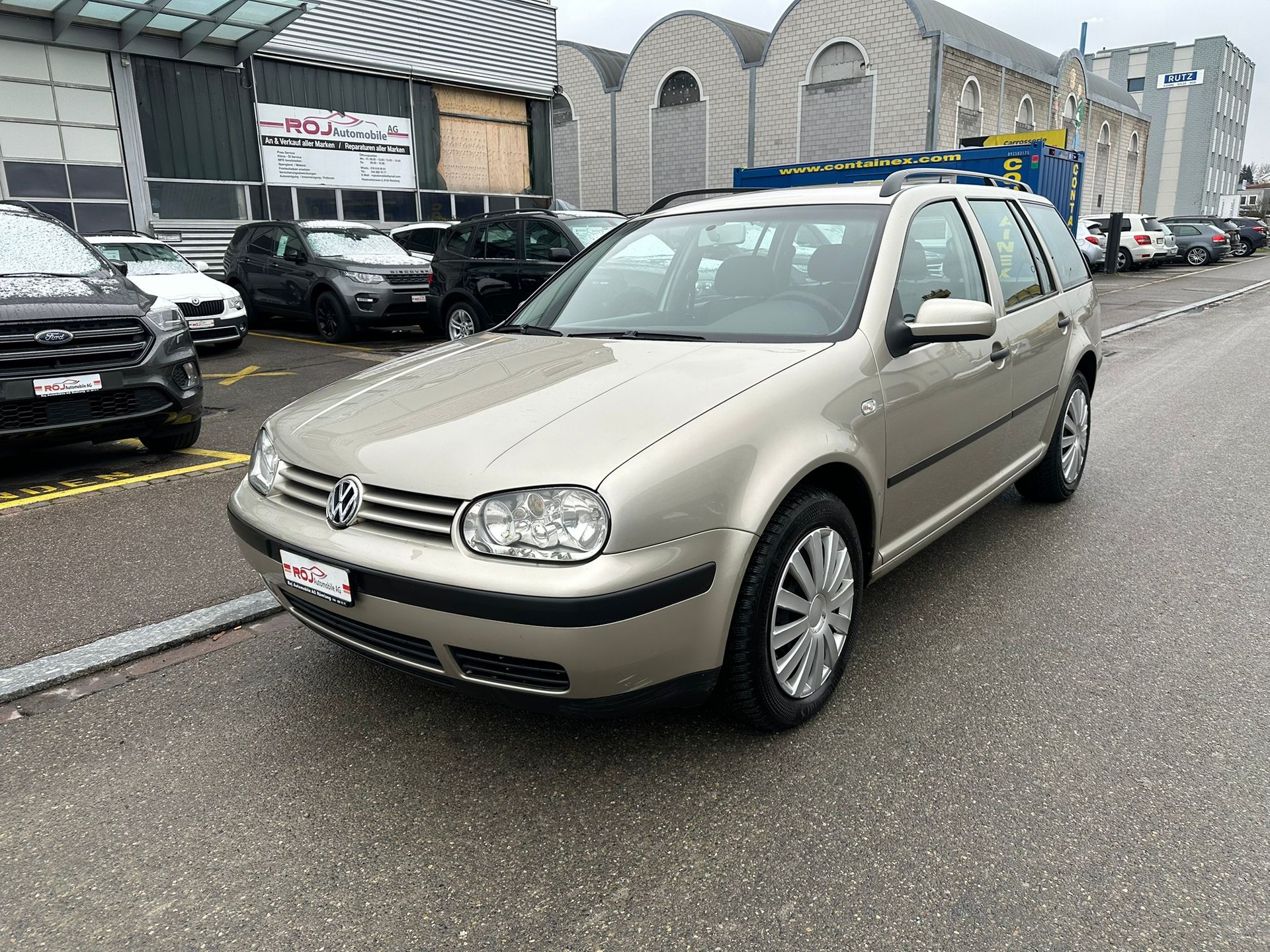 VW Golf Variant 1.6 Comfortline Automatic-image-1