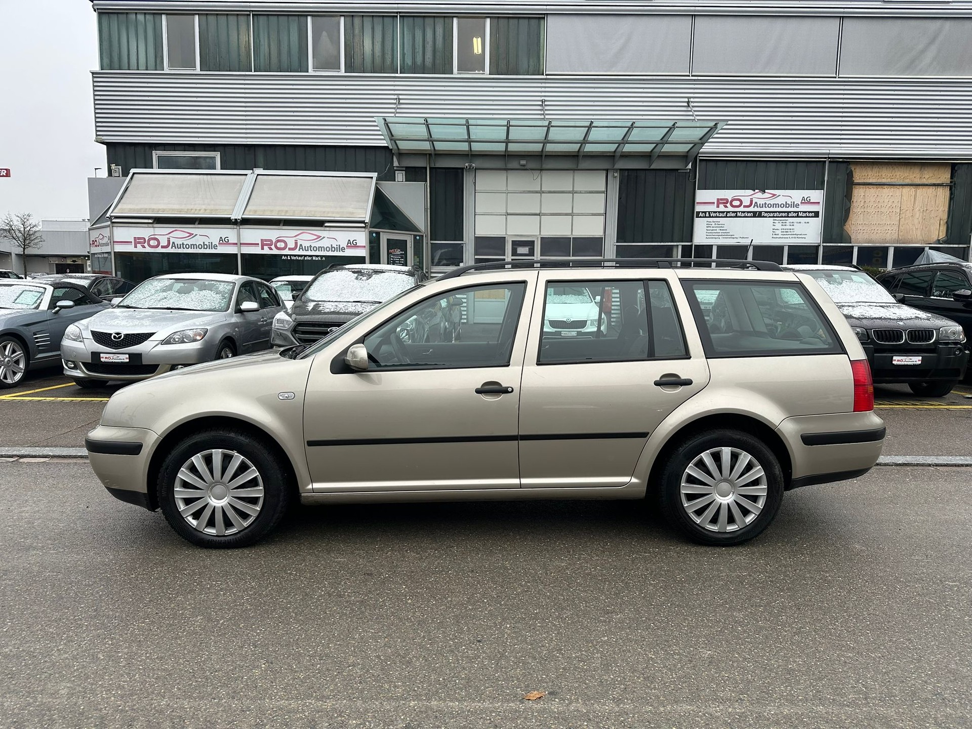 VW Golf Variant 1.6 Comfortline Automatic-image-0