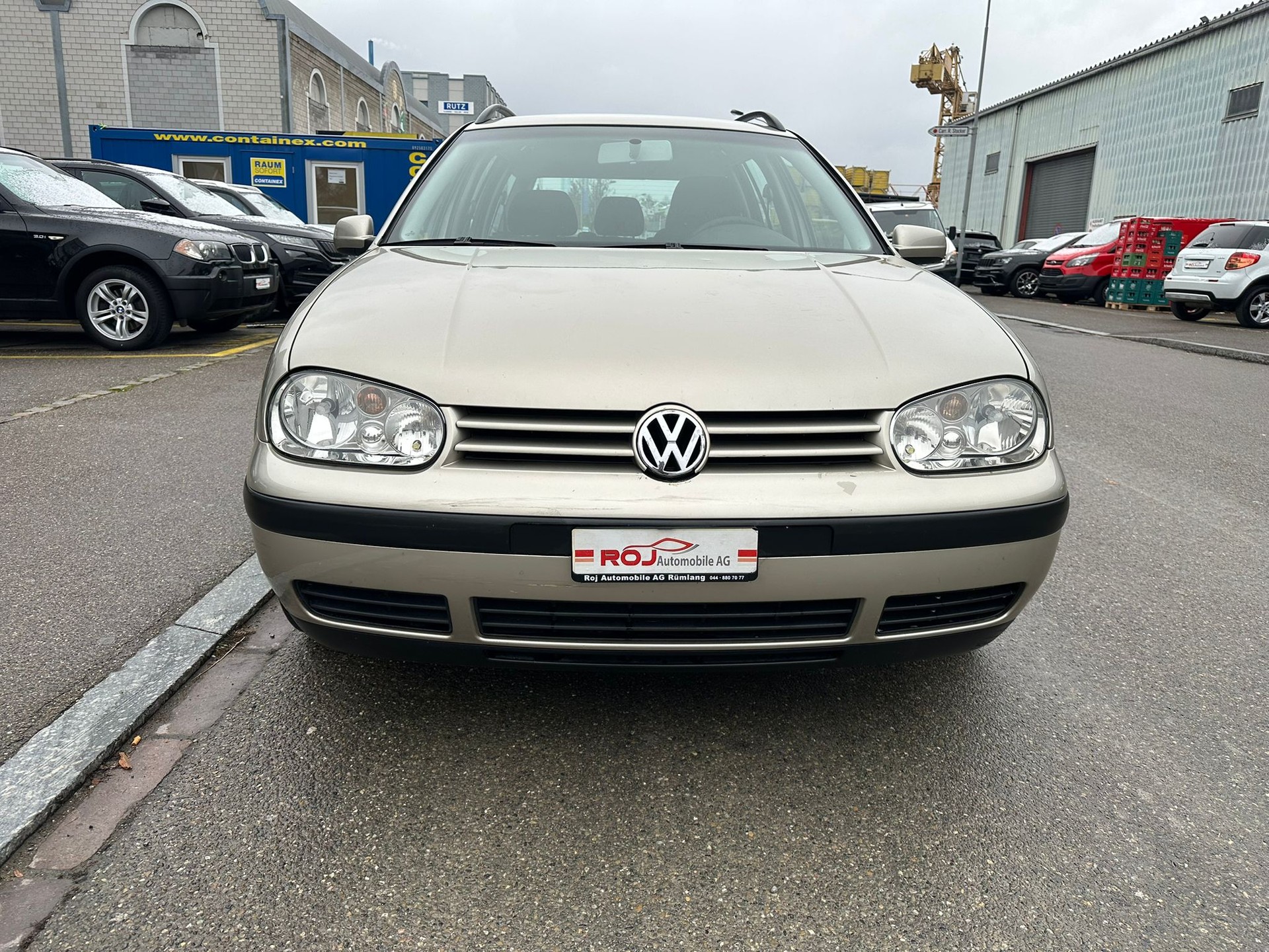 VW Golf Variant 1.6 Comfortline Automatic-image-2