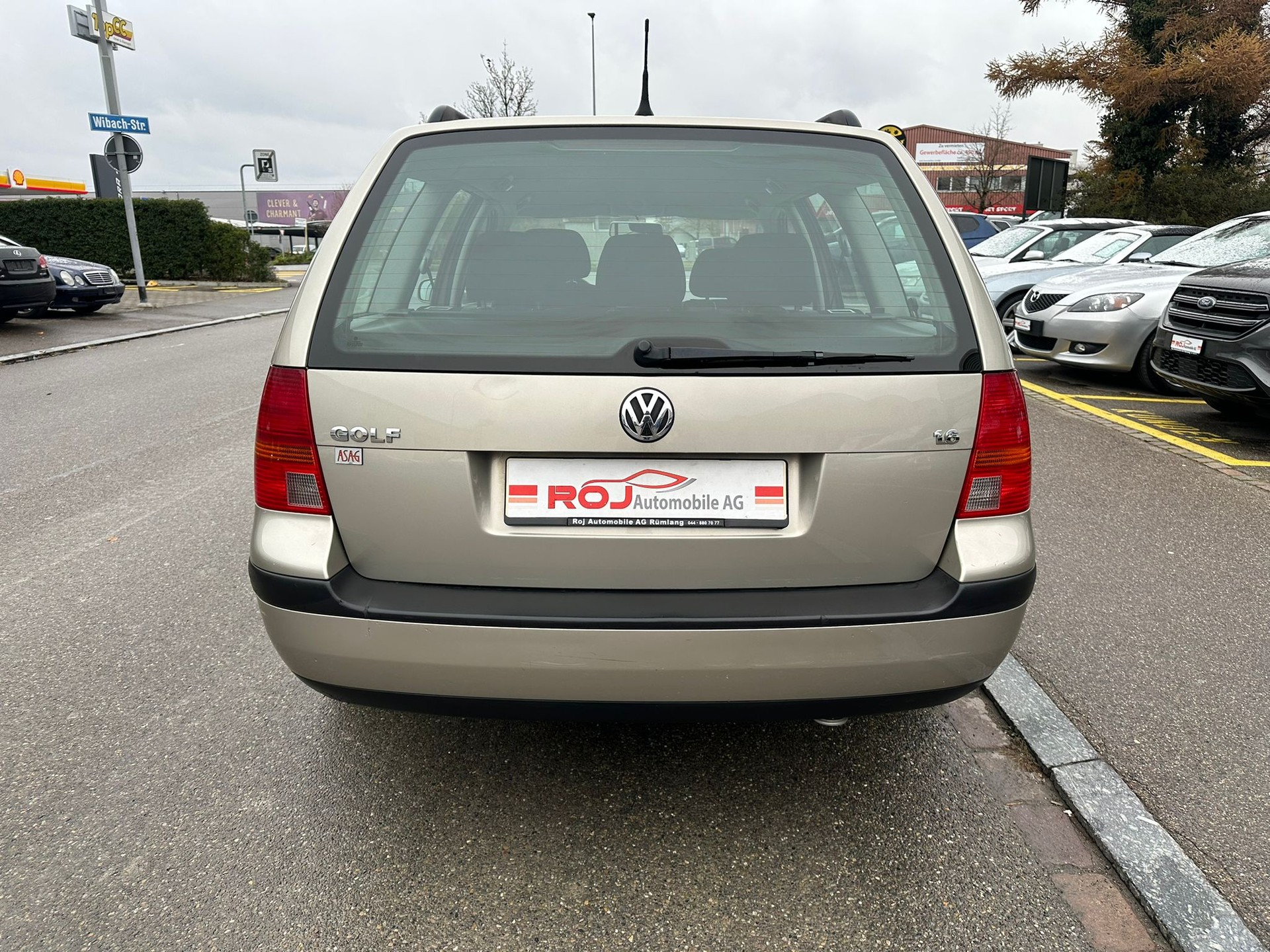 VW Golf Variant 1.6 Comfortline Automatic-image-6