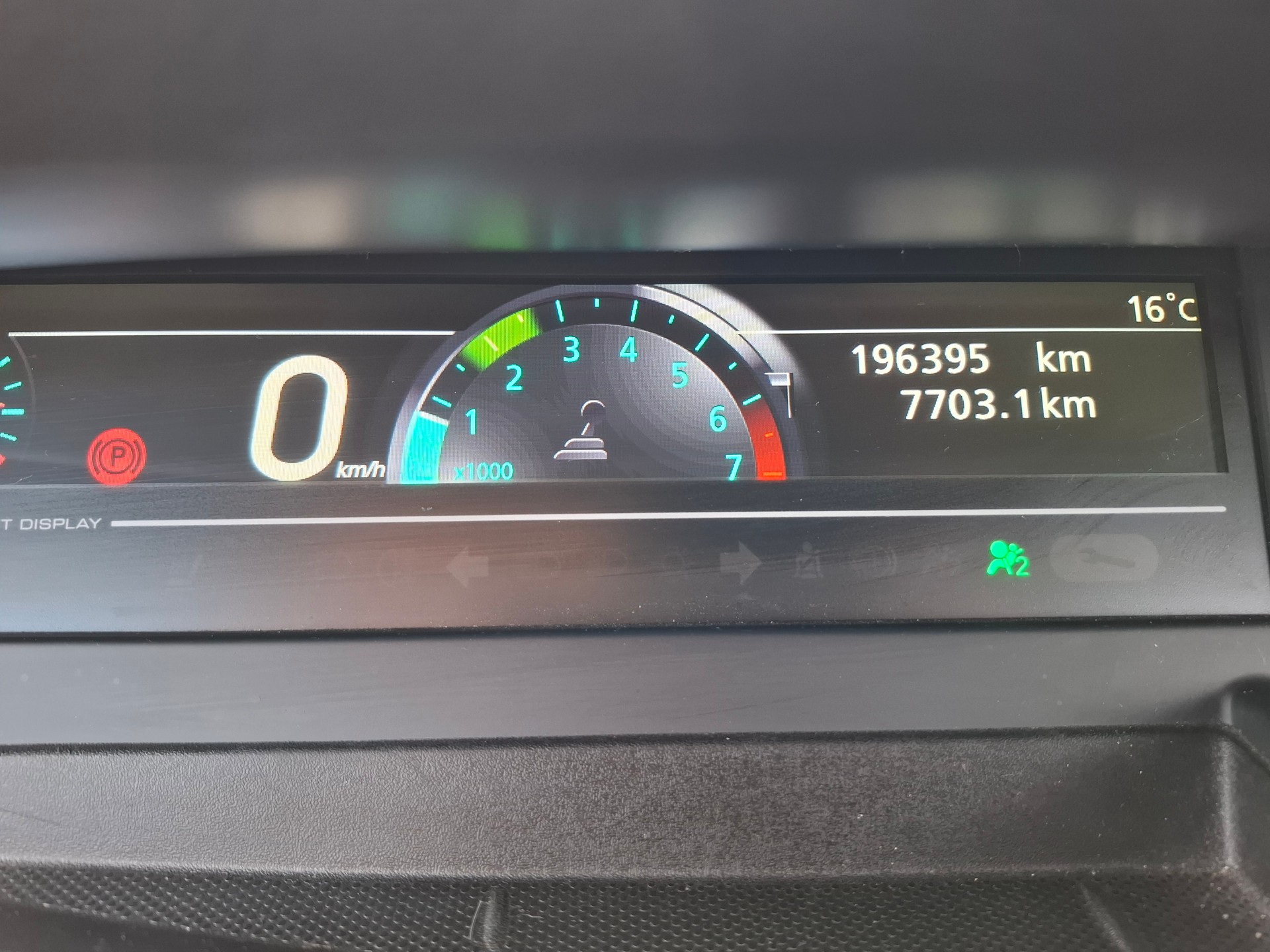 RENAULT Scénic 1.4 16V Turbo Privilège-image-14