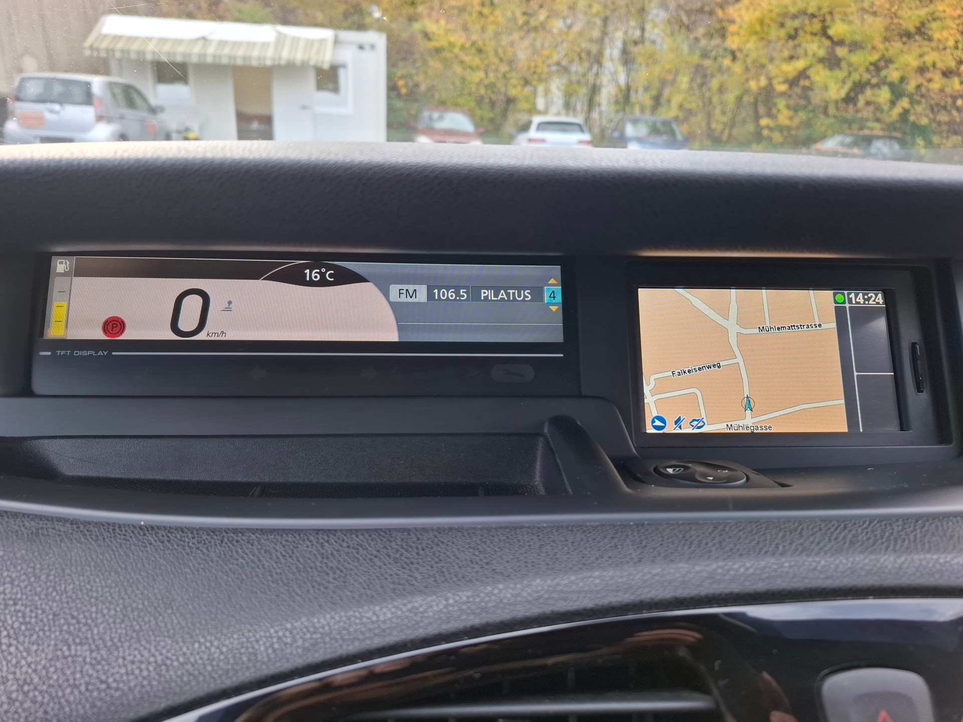 RENAULT Scénic 1.4 16V Turbo Privilège-image-13