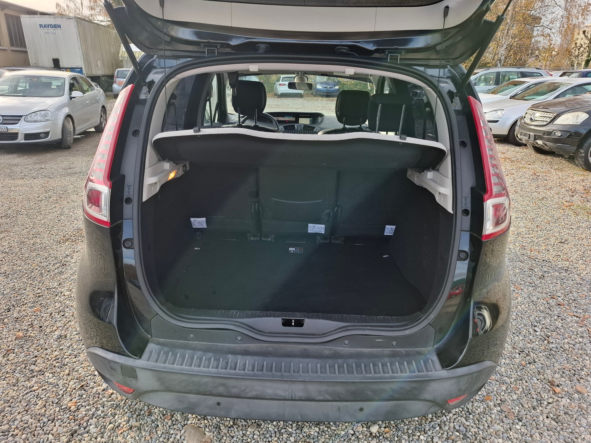 RENAULT Scénic 1.4 16V Turbo Privilège-image-8