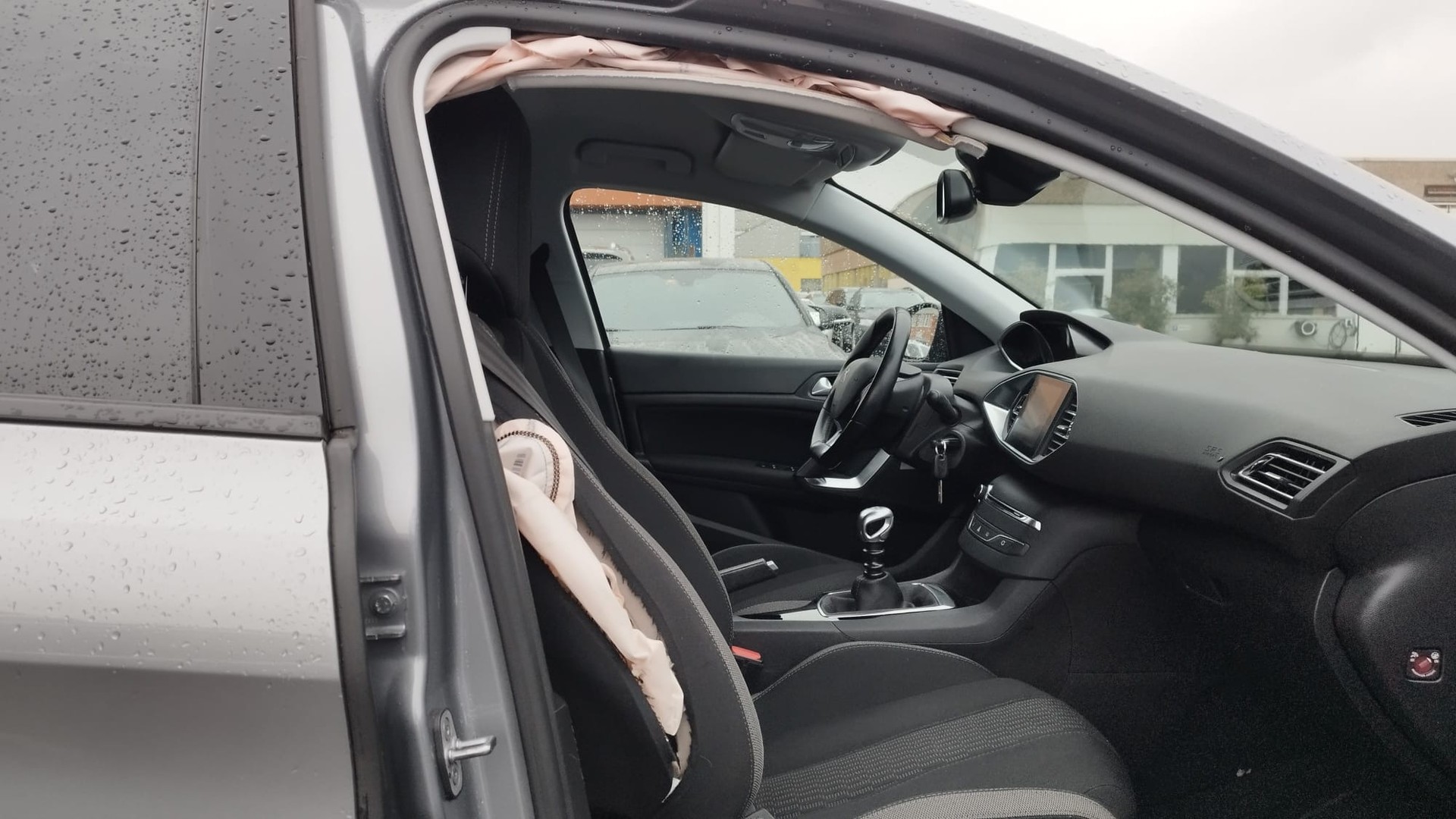 PEUGEOT 308 SW 1.2 THP Active-image-12