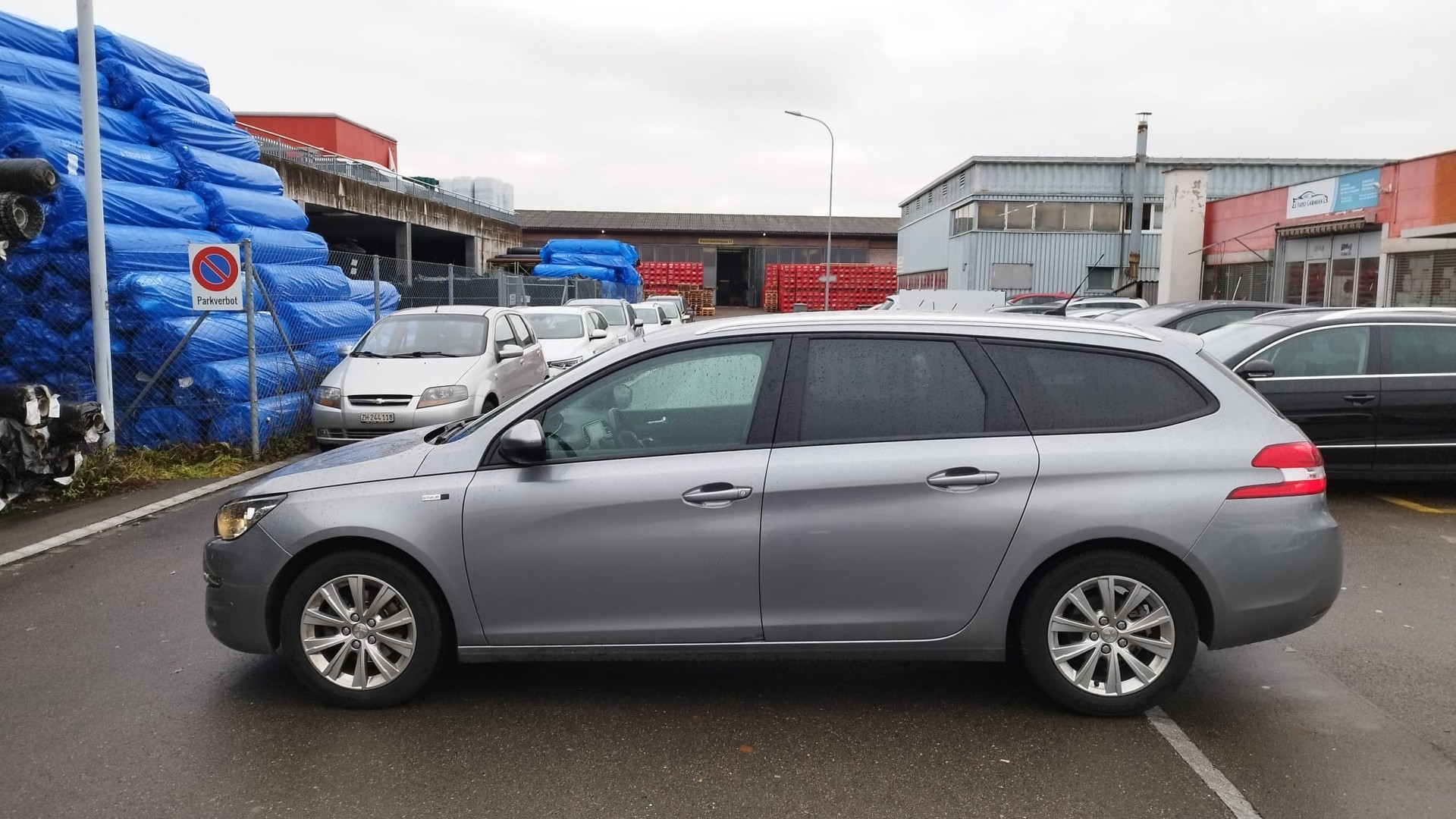 PEUGEOT 308 SW 1.2 THP Active-image-1