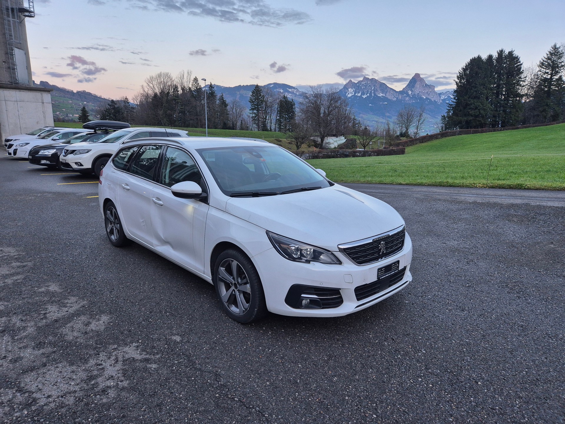 PEUGEOT 308 SW 1.2 Pure Tech Style-image-3