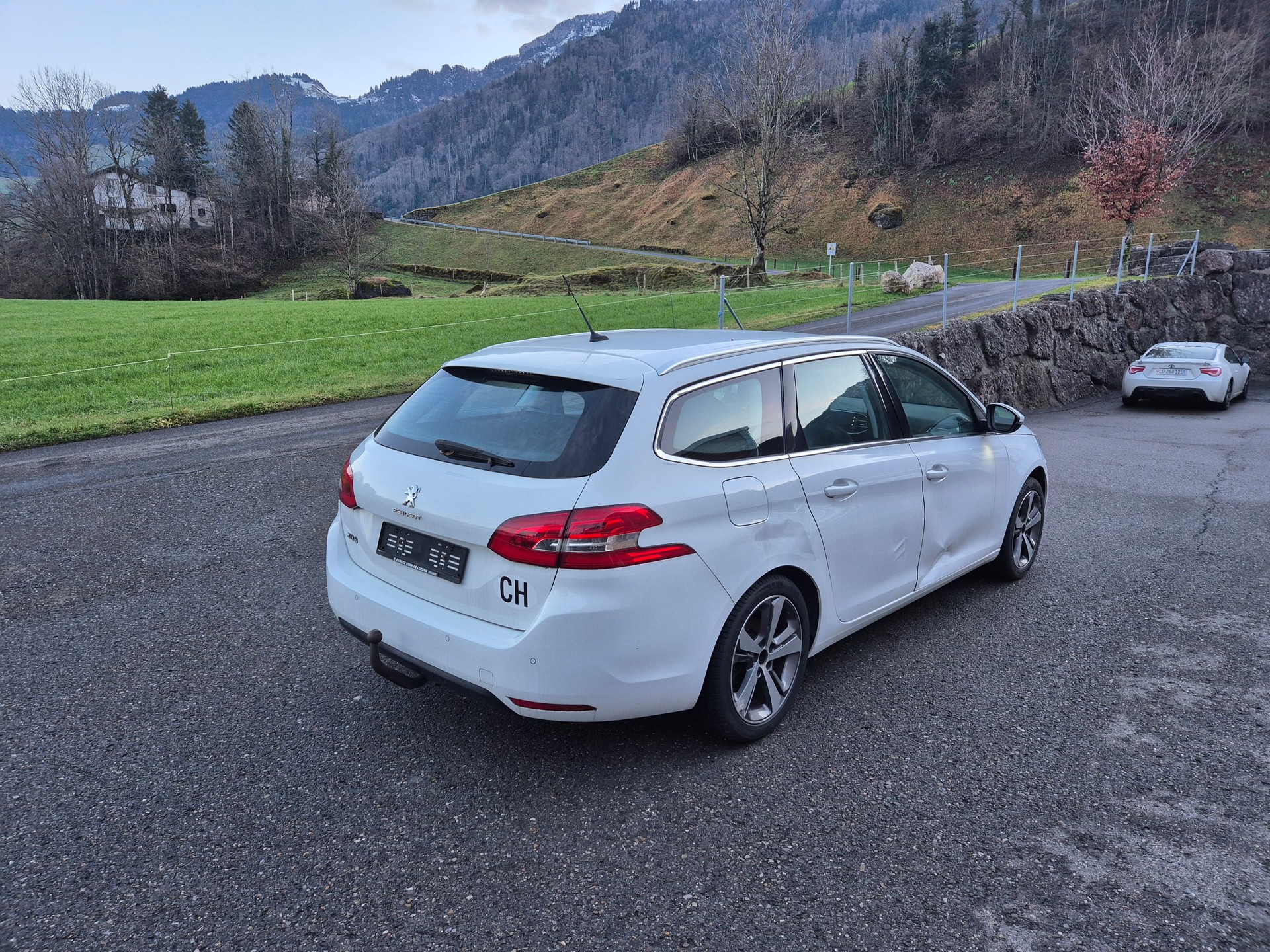 PEUGEOT 308 SW 1.2 Pure Tech Style-image-4
