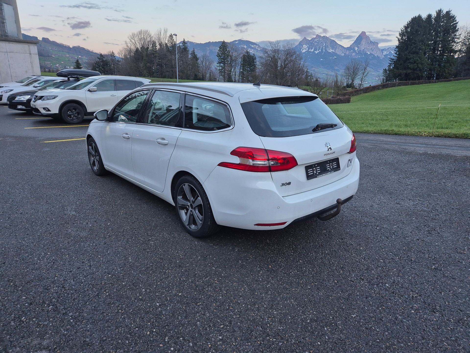 PEUGEOT 308 SW 1.2 Pure Tech Style-image-2