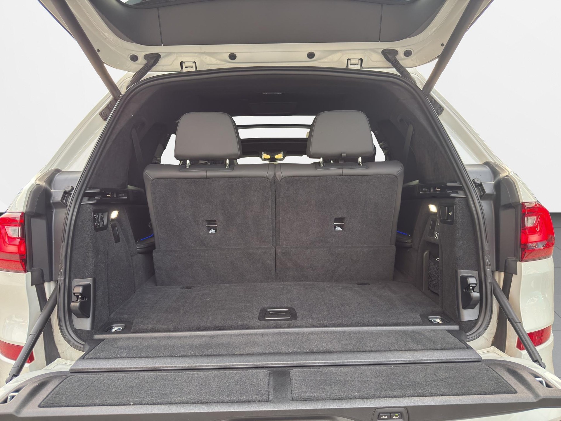 BMW X7 xDrive 40d-image-19