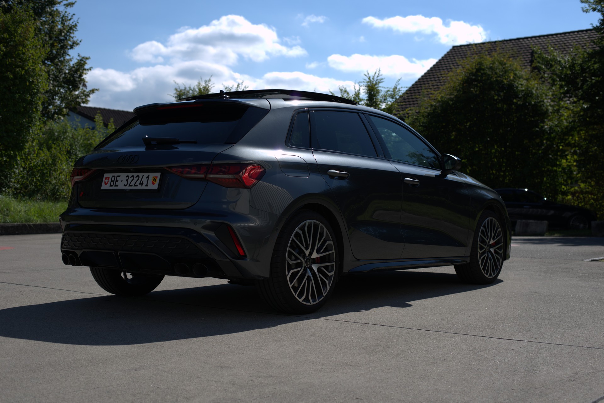 AUDI S3 Sportback TFSI quattro S-tronic-image-2
