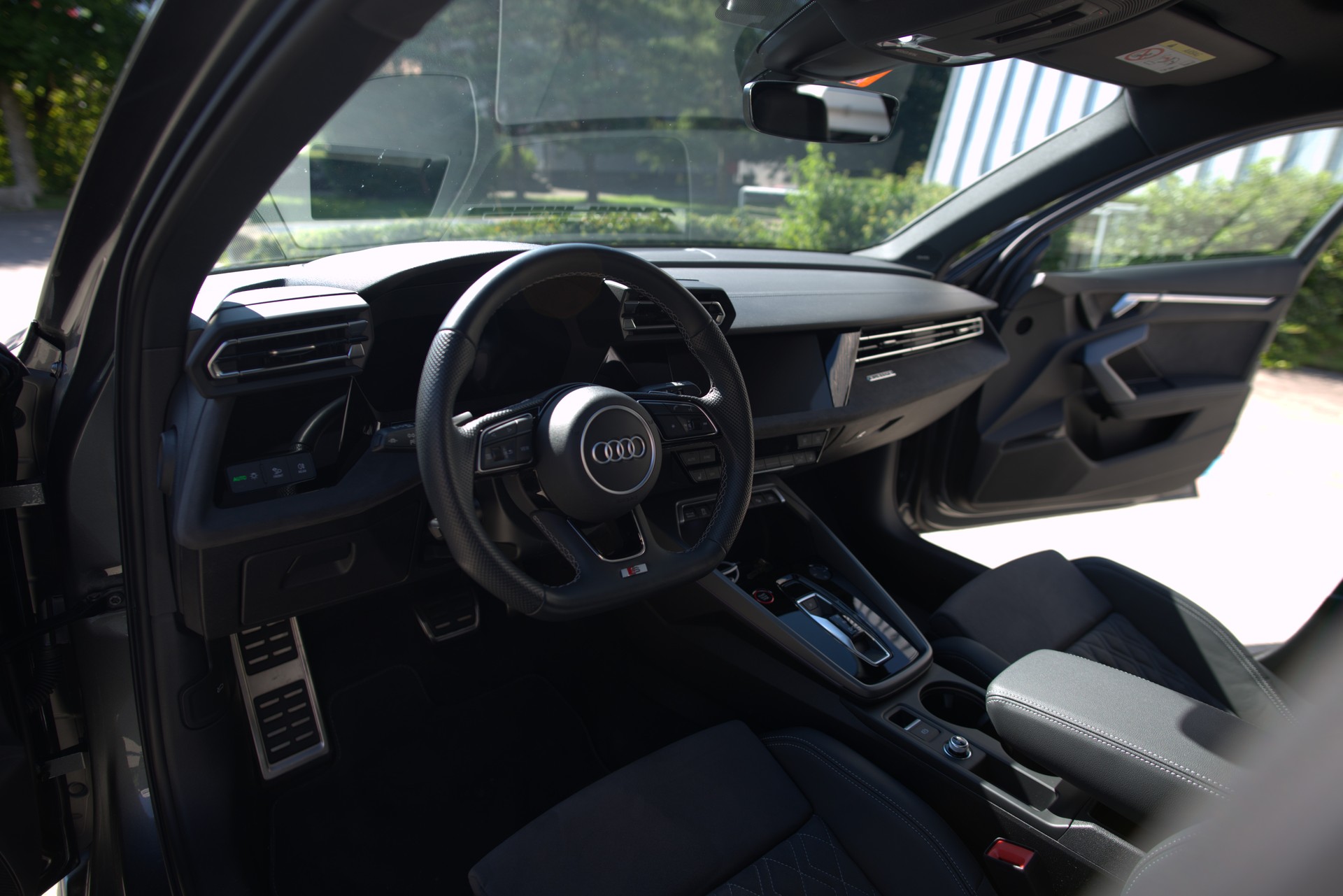 AUDI S3 Sportback TFSI quattro S-tronic-image-3