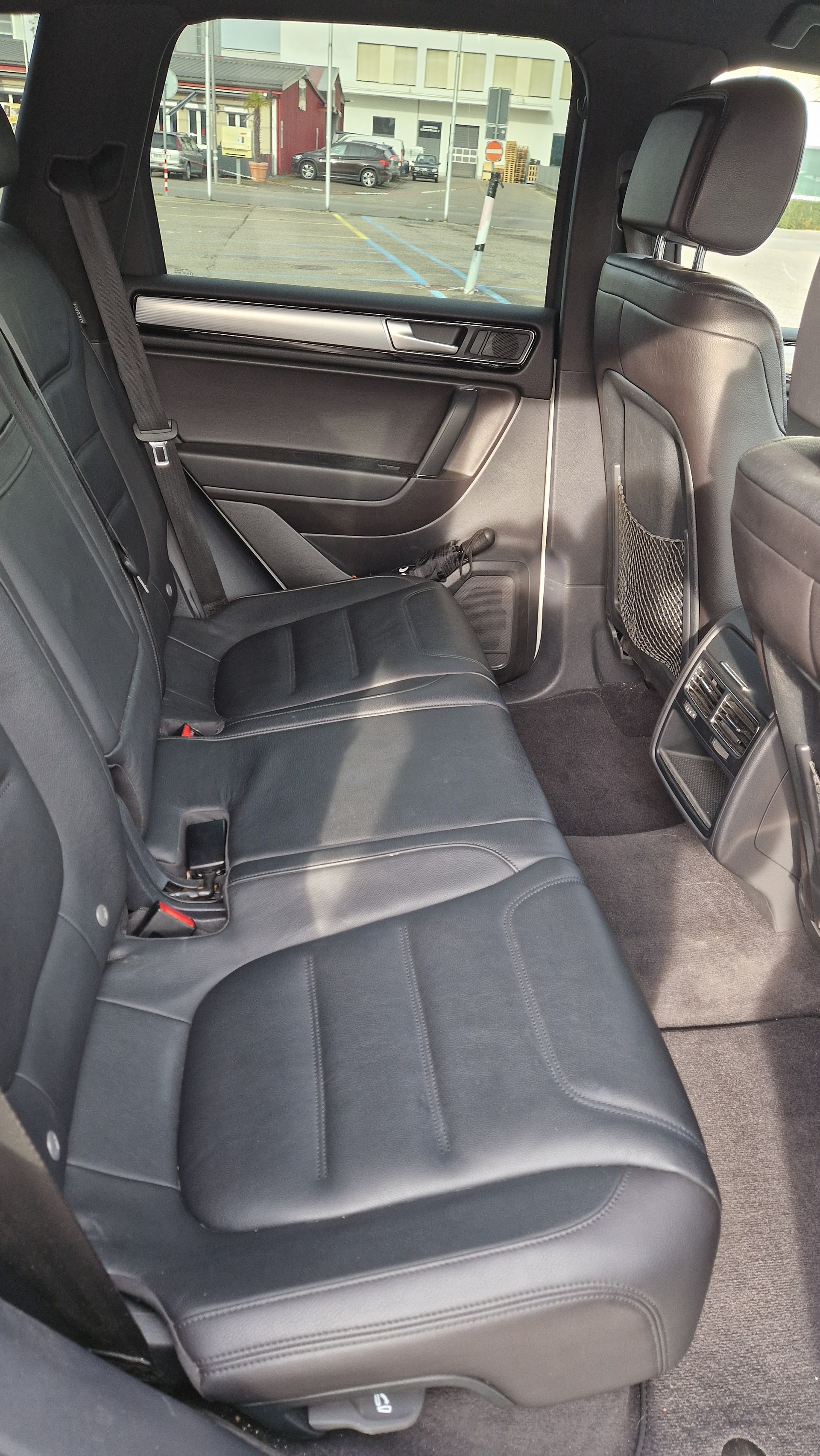 VW Touareg 3.0 TDI BlueMotion Technology Tiptronic-image-4
