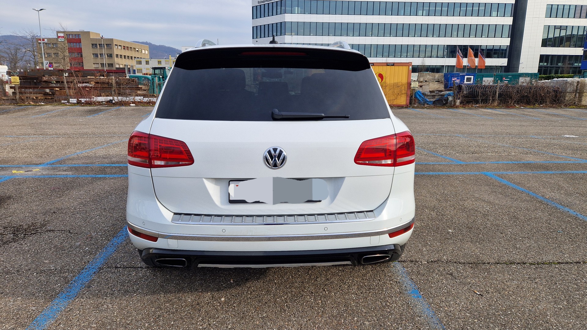 VW Touareg 3.0 TDI BlueMotion Technology Tiptronic-image-2