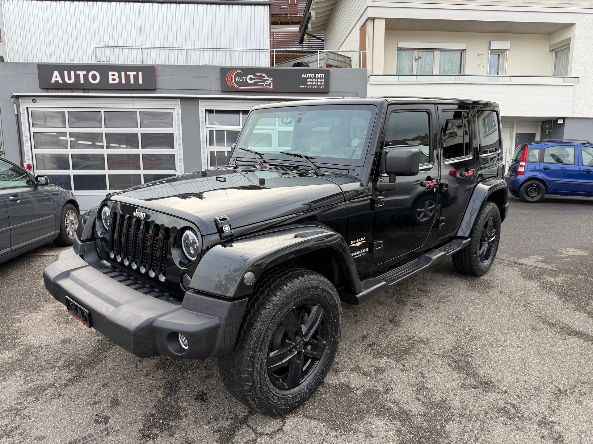 JEEP Wrangler 2.8CRD Unlimited Sahara Automatic-image-4