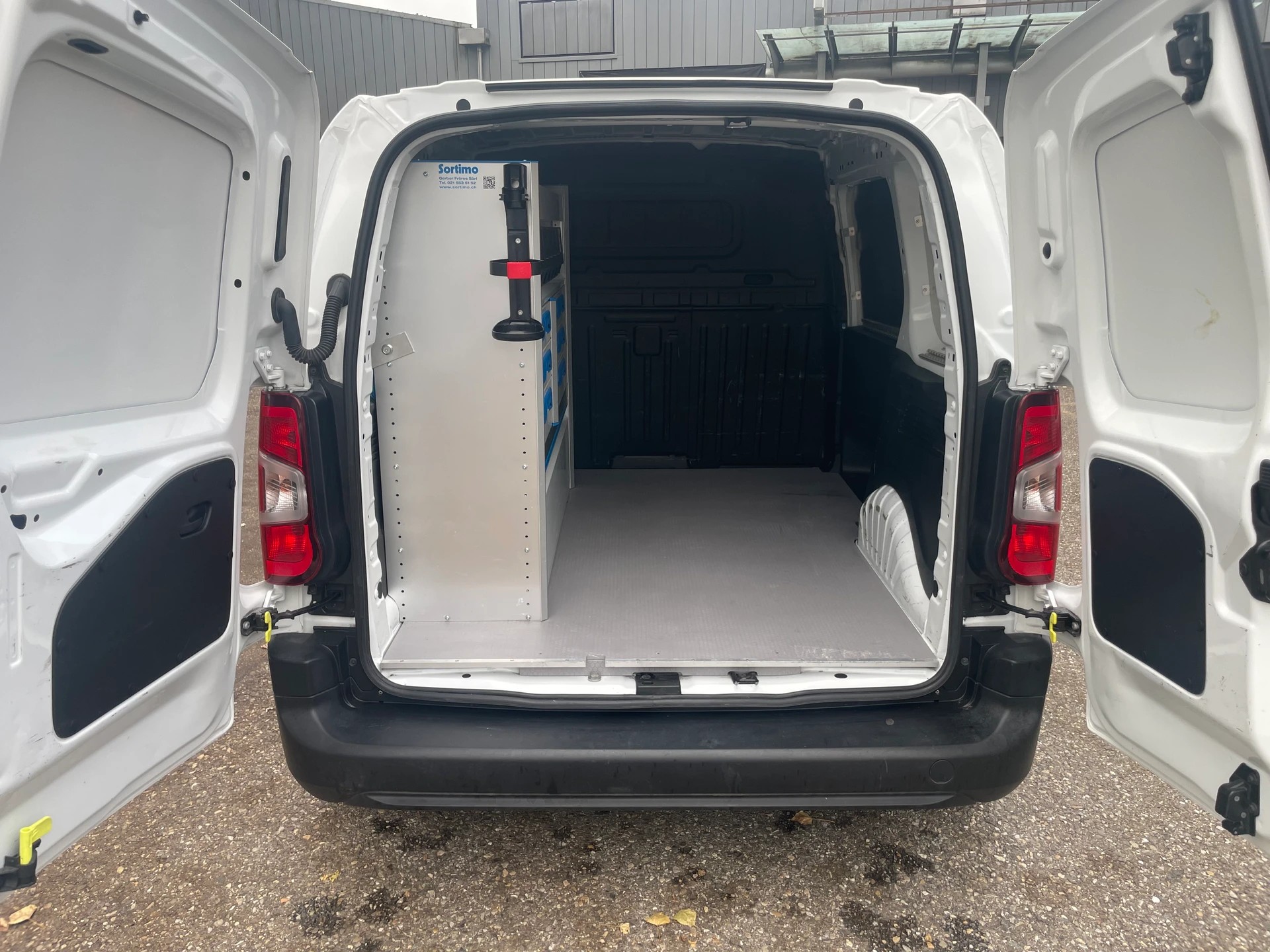 PEUGEOT Partner 1.6 Blue HDi Access 650kg ** 02x Sitze ** Klimaanlage ** Nutzlast 470Kg ** Frisch Ab MFK-image-10
