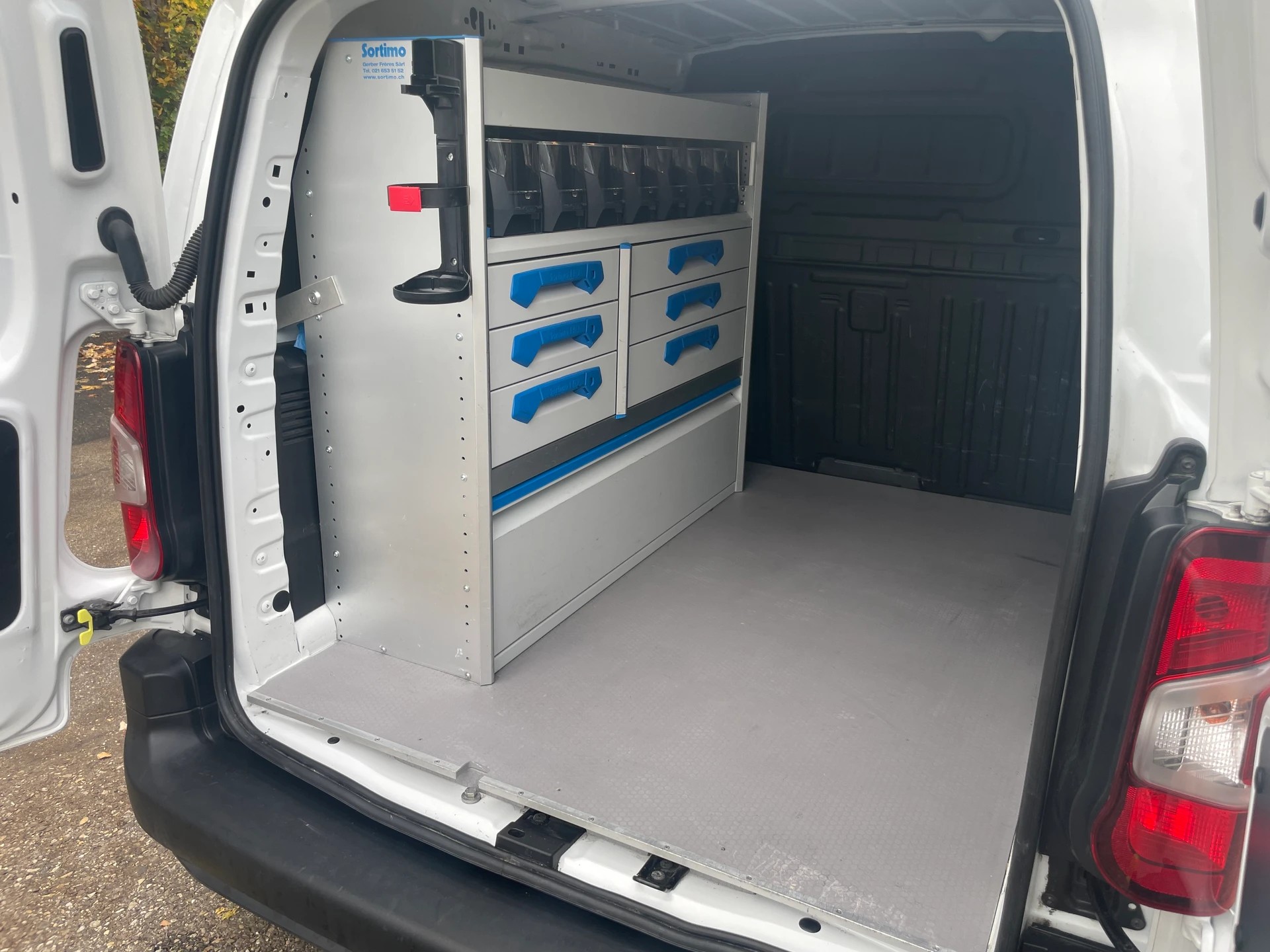 PEUGEOT Partner 1.6 Blue HDi Access 650kg ** 02x Sitze ** Klimaanlage ** Nutzlast 470Kg ** Frisch Ab MFK-image-11