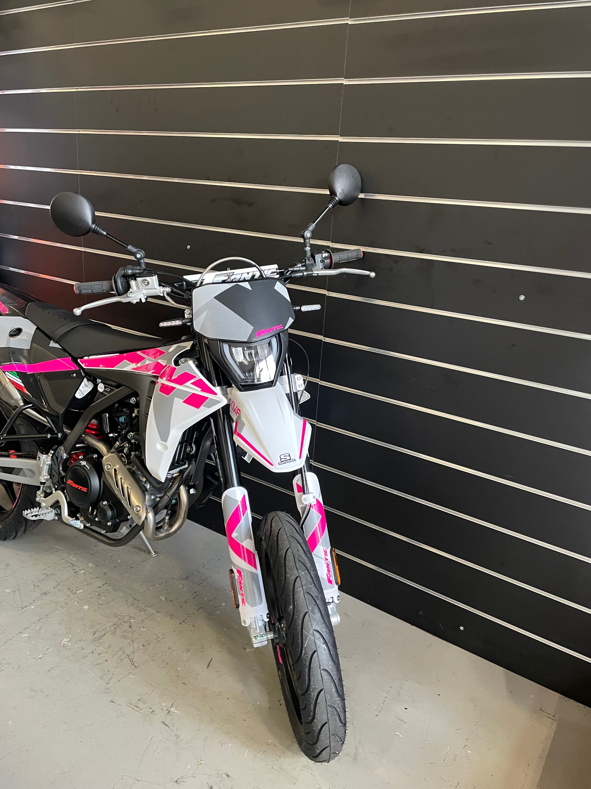 FANTIC XMF 125 Performance-showroom-element-2