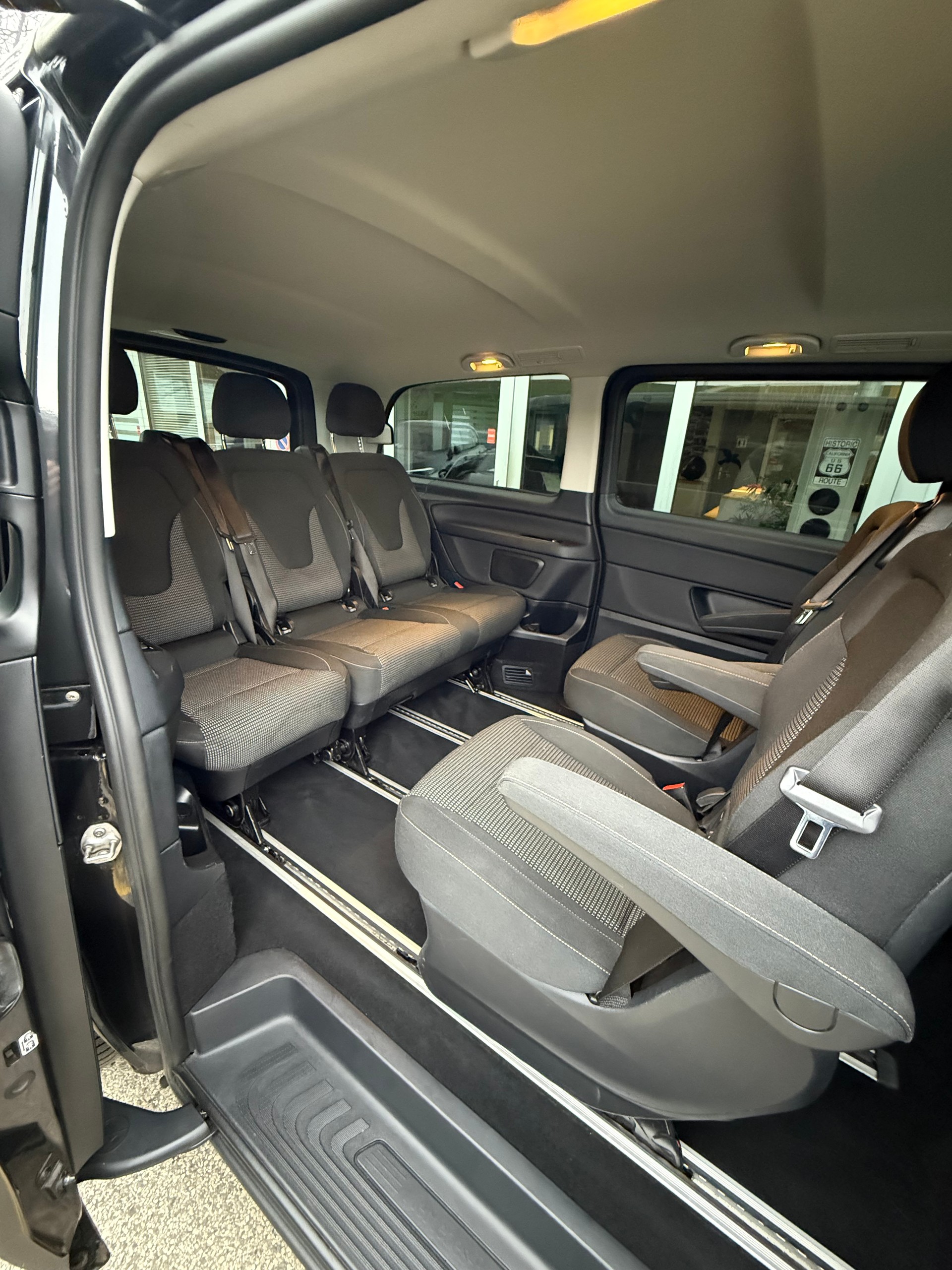 MERCEDES-BENZ V 250 d lang 4Matic 9G-Tronic-showroom-element-3