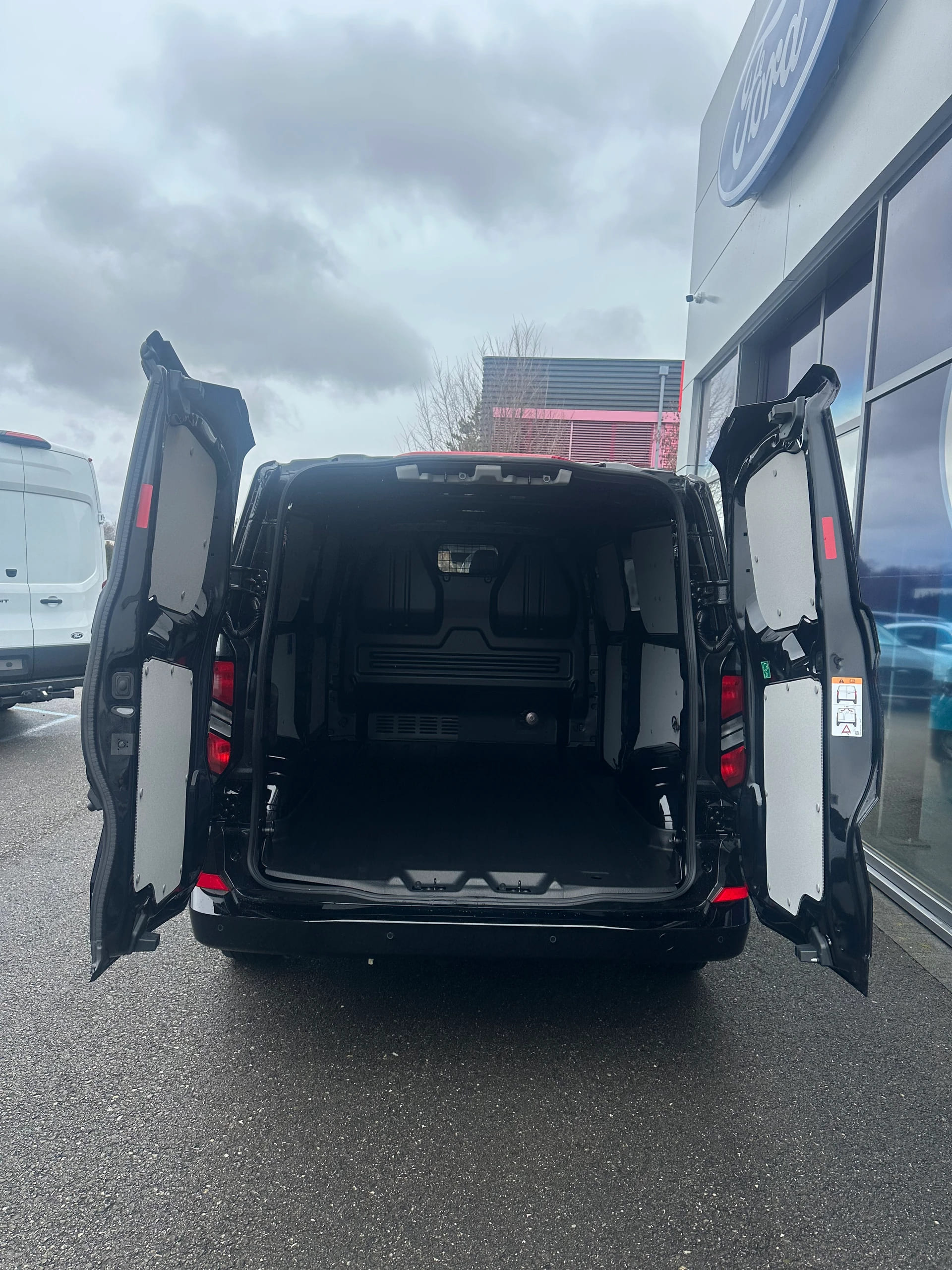 FORD Transit Custom Van 320 L2 2.0 EcoBl Limited/170CV/Aut.-image-5