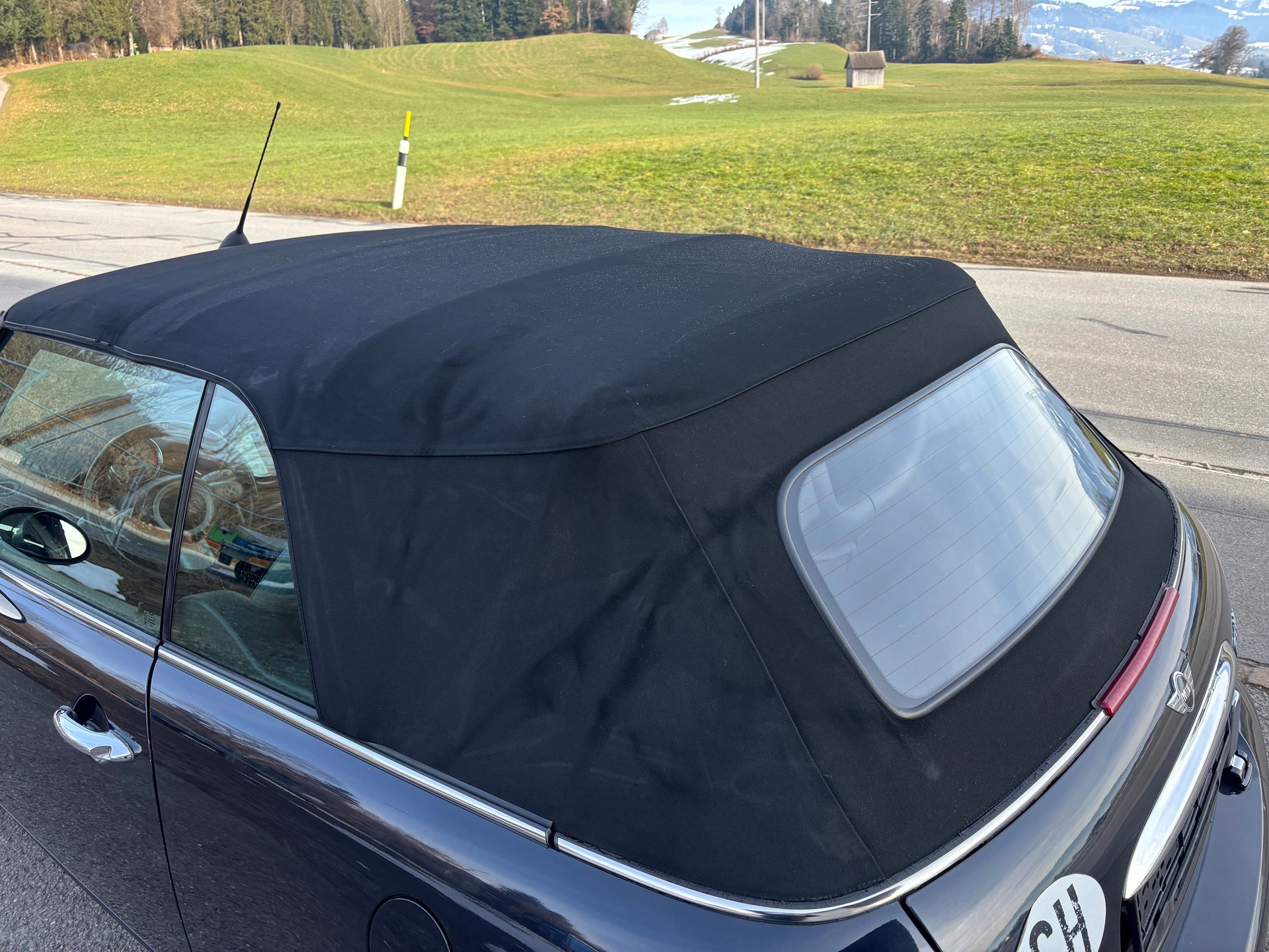 MINI Cooper Cabriolet-image-9