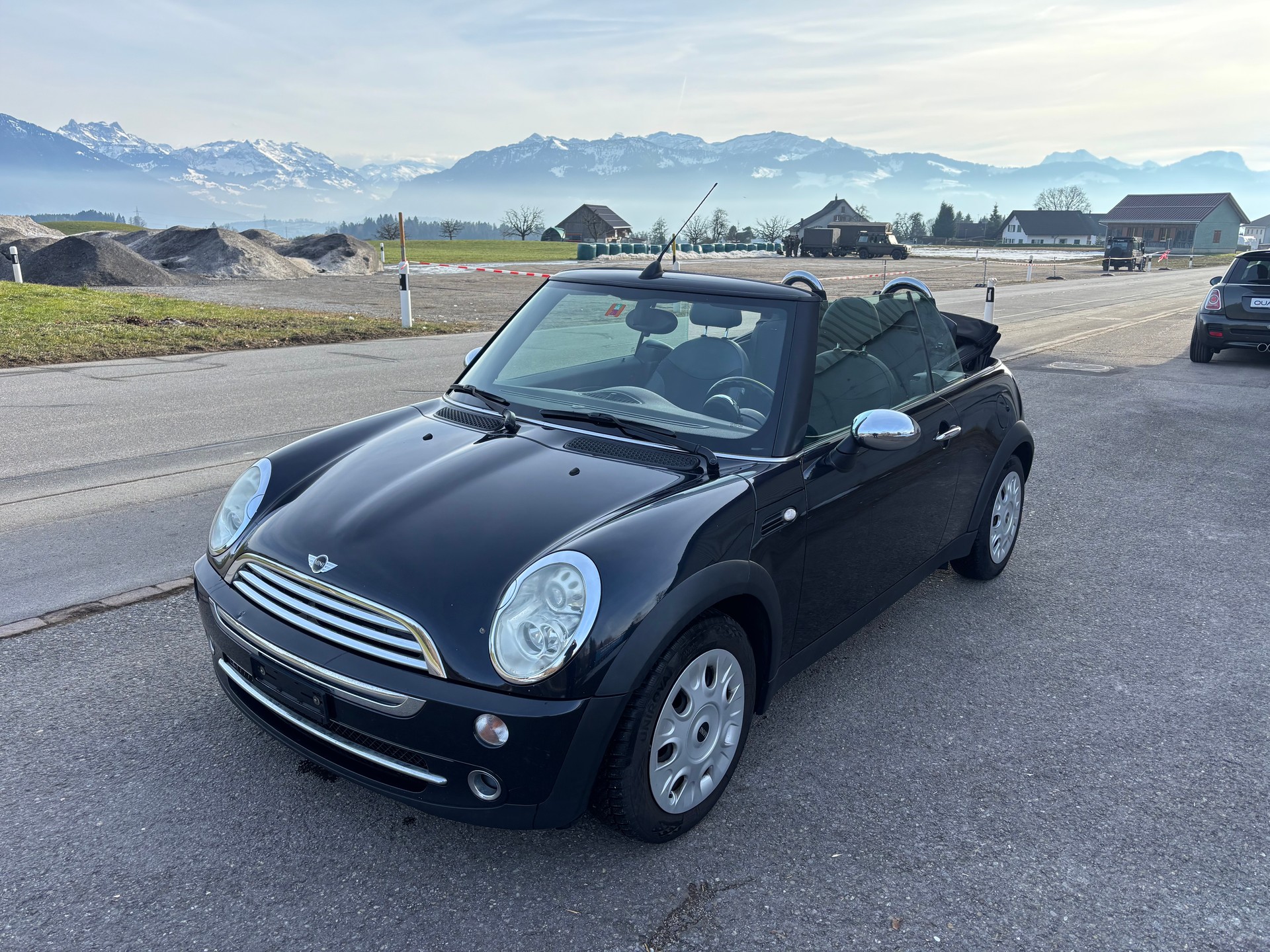 MINI Cooper Cabriolet-image-3