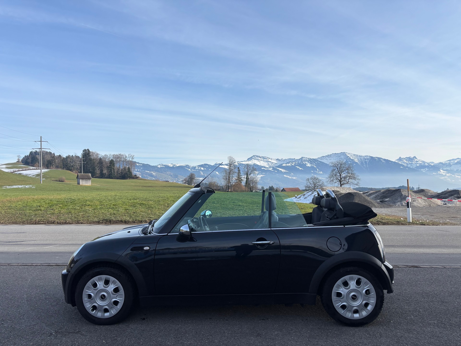 MINI Cooper Cabriolet-image-0