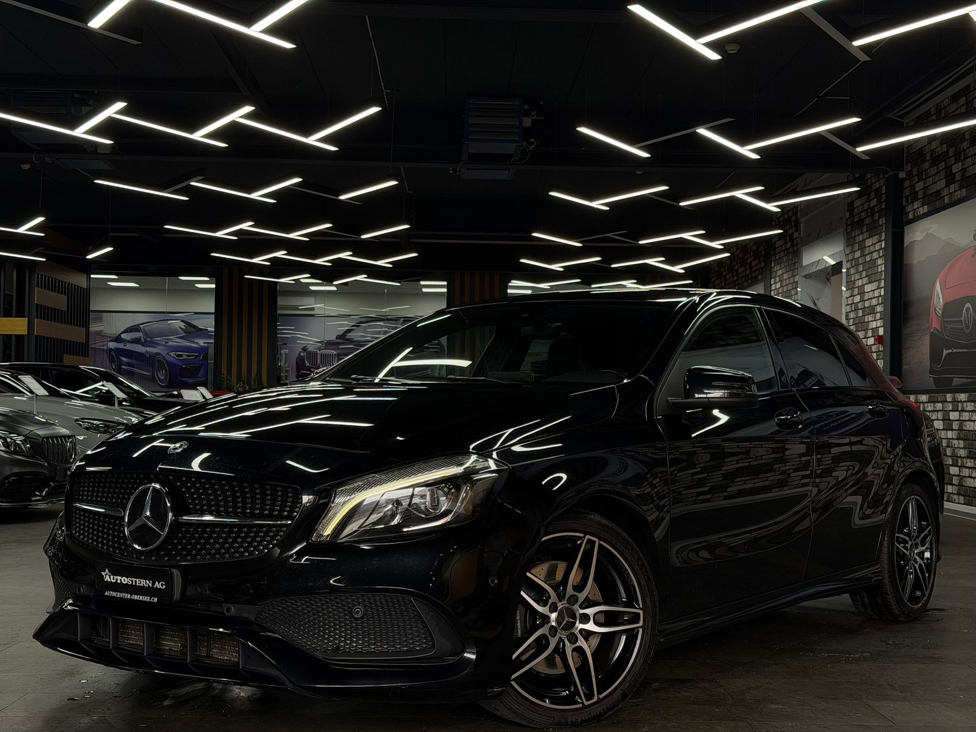 MERCEDES-BENZ A 220 AMG Line 4Matic 7G-DCT-image-1