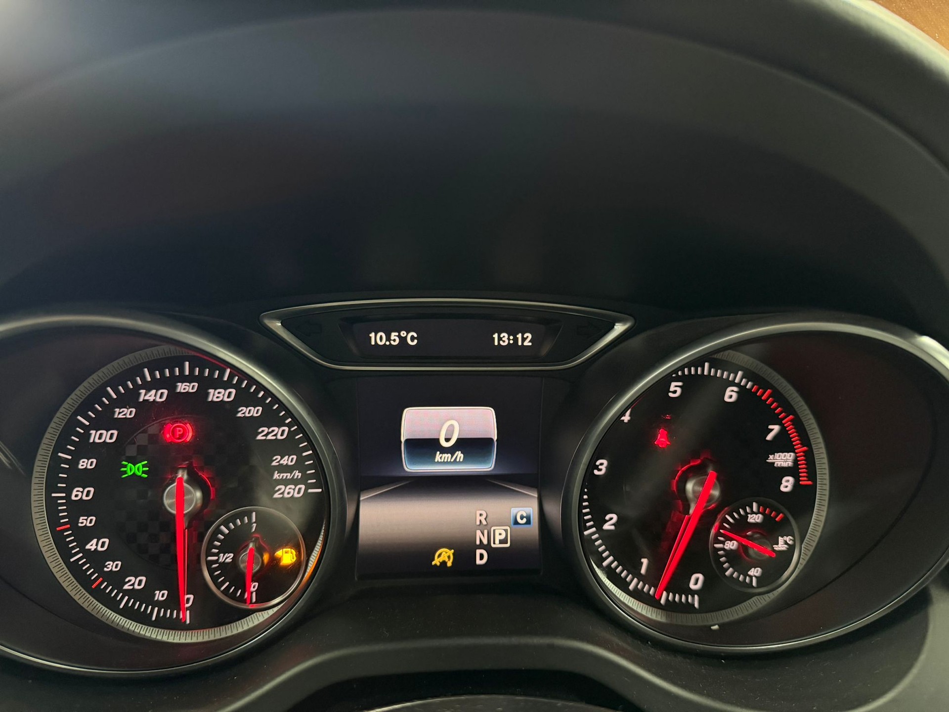 MERCEDES-BENZ A 220 AMG Line 4Matic 7G-DCT-image-11