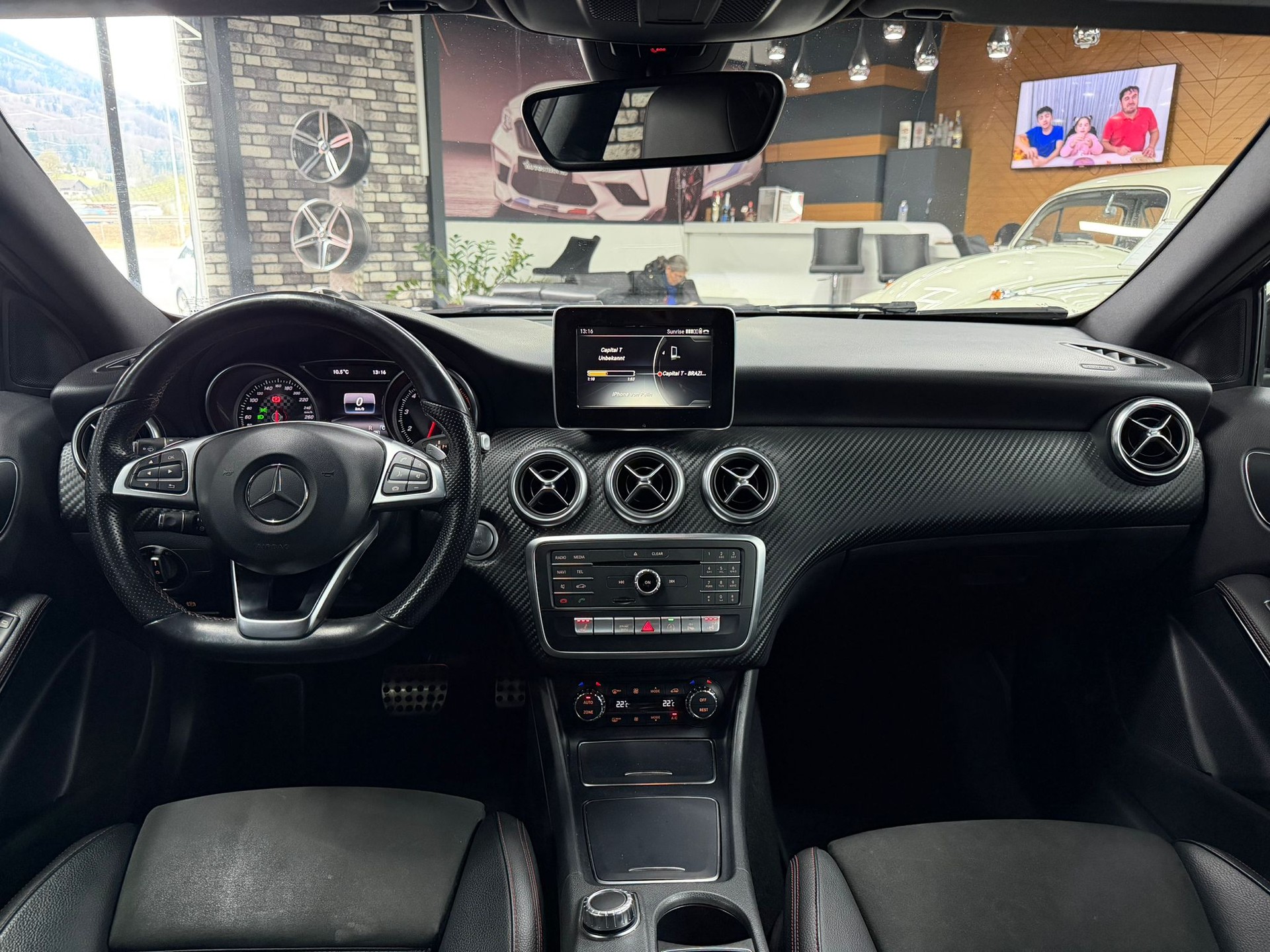 MERCEDES-BENZ A 220 AMG Line 4Matic 7G-DCT-image-20
