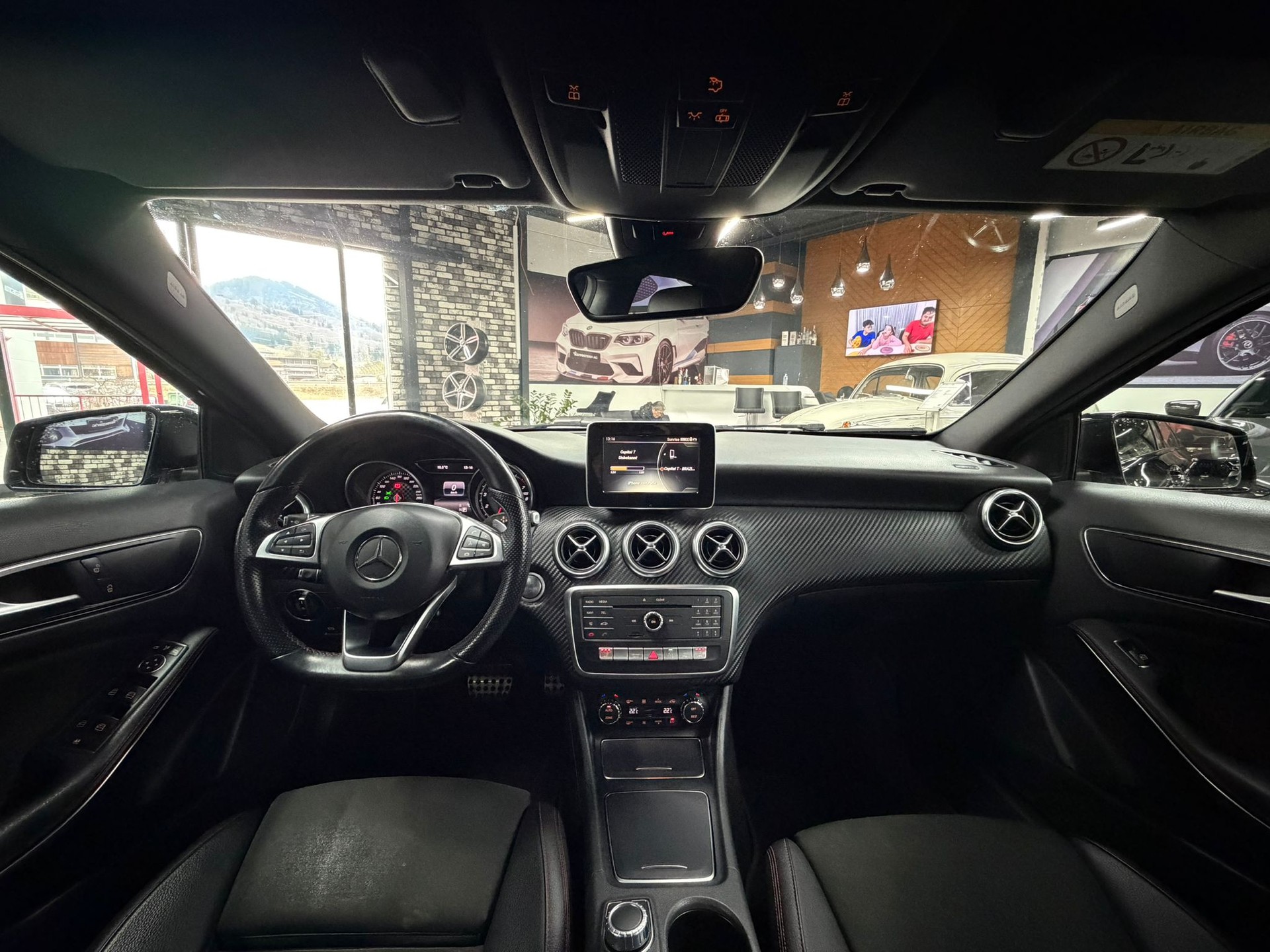 MERCEDES-BENZ A 220 AMG Line 4Matic 7G-DCT-image-21