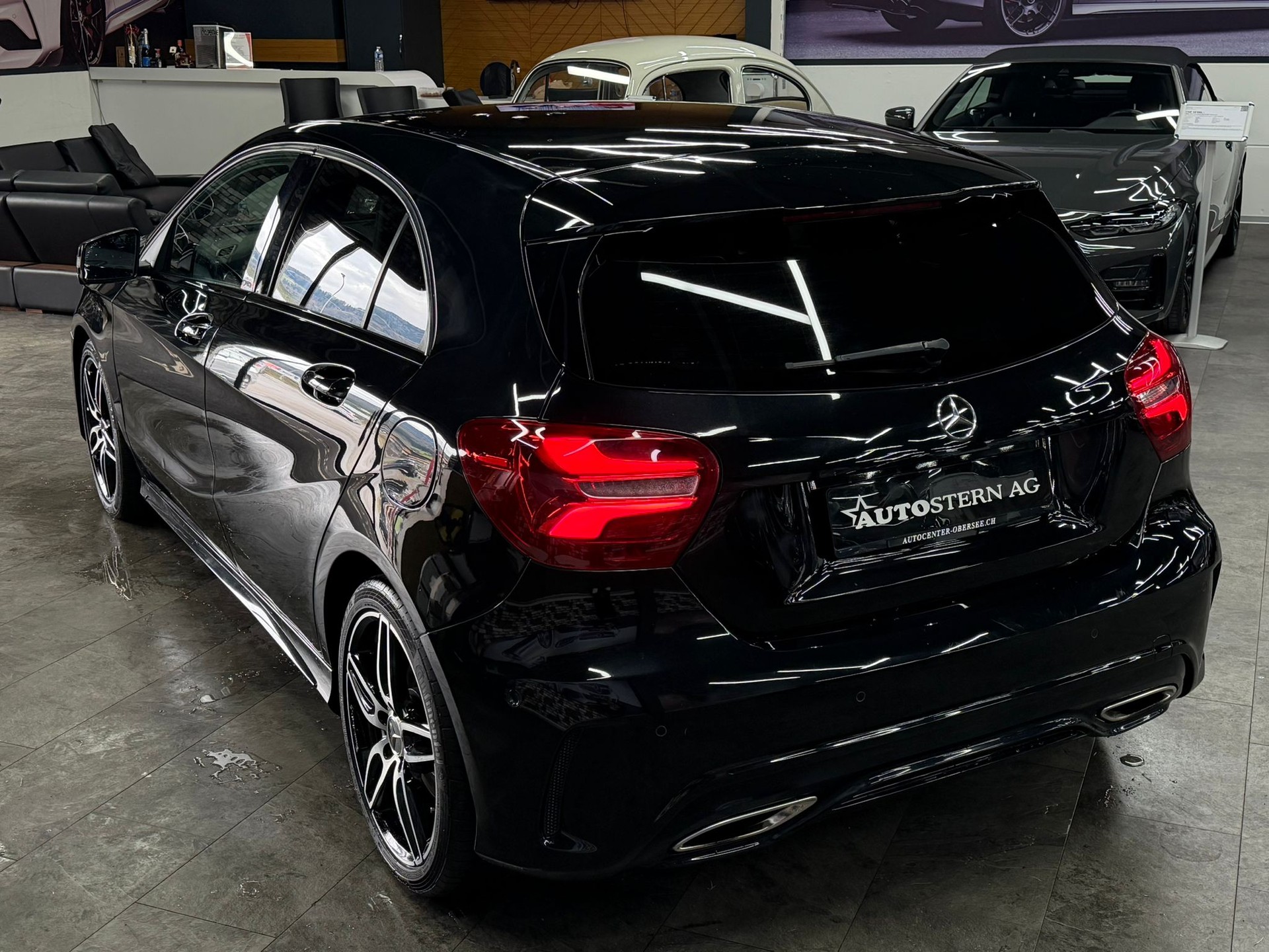 MERCEDES-BENZ A 220 AMG Line 4Matic 7G-DCT-image-6