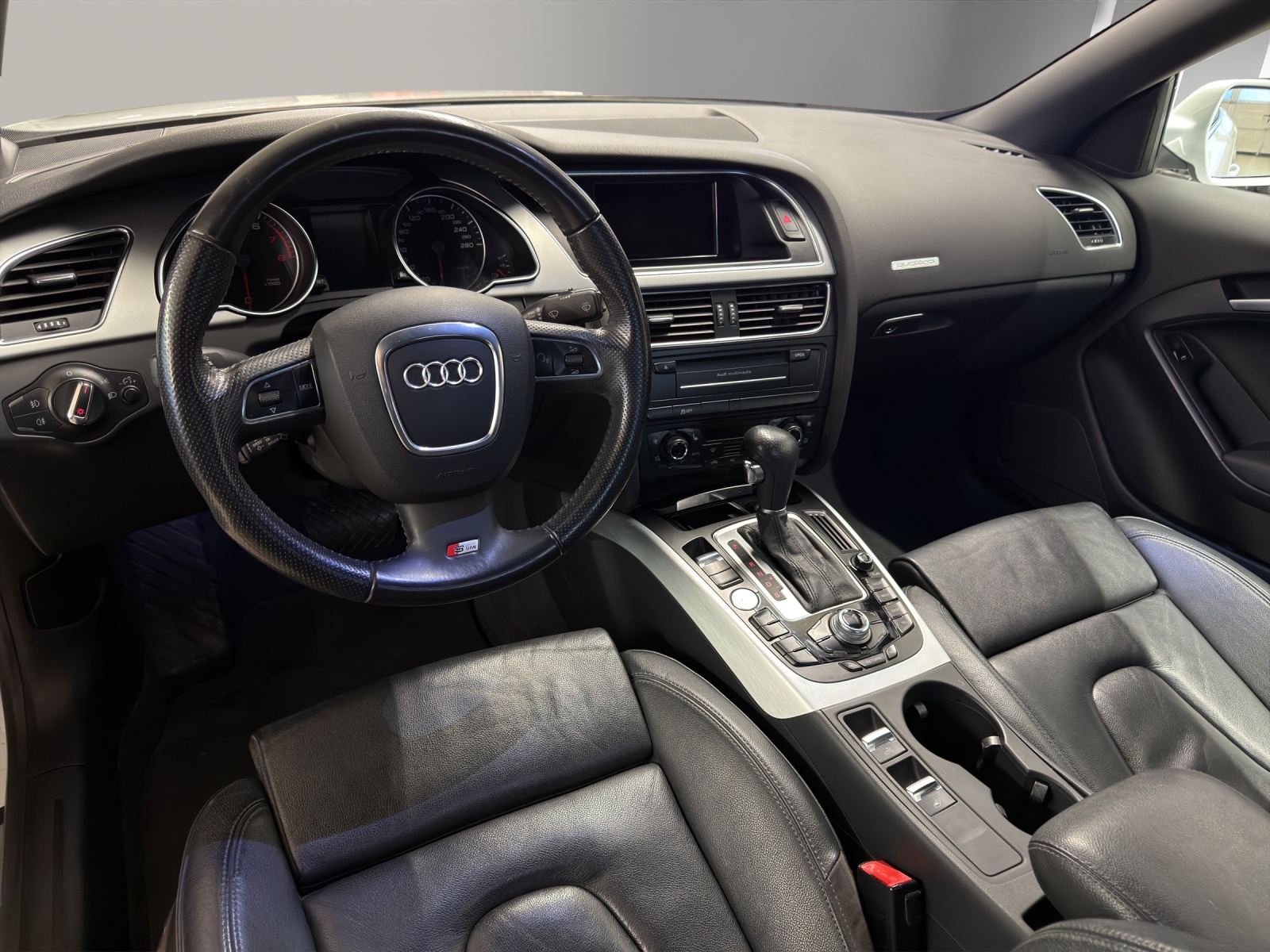 AUDI A5 Cabriolet 2.0 TFSI quattro S-tronic-image-9