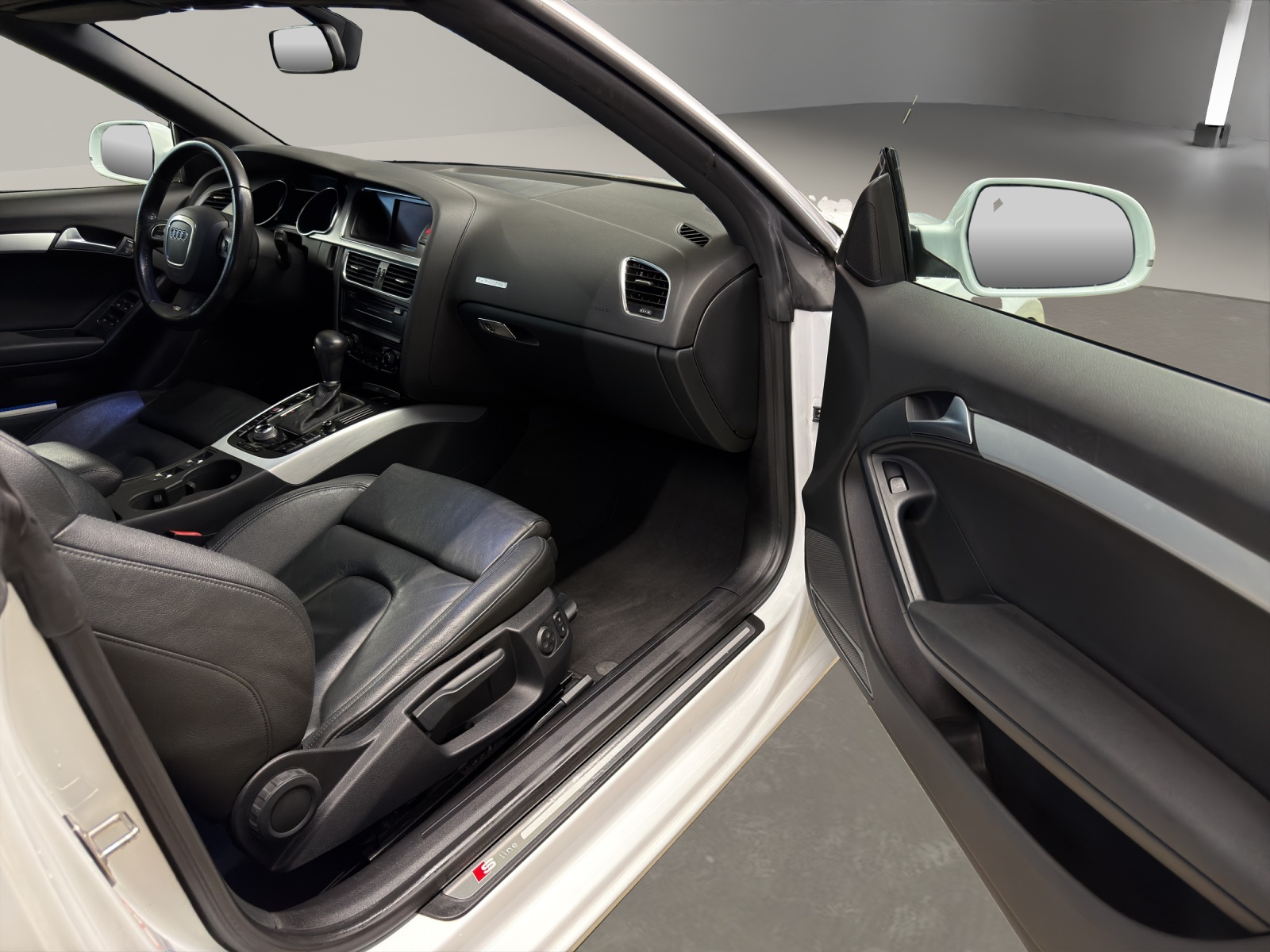 AUDI A5 Cabriolet 2.0 TFSI quattro S-tronic-image-11
