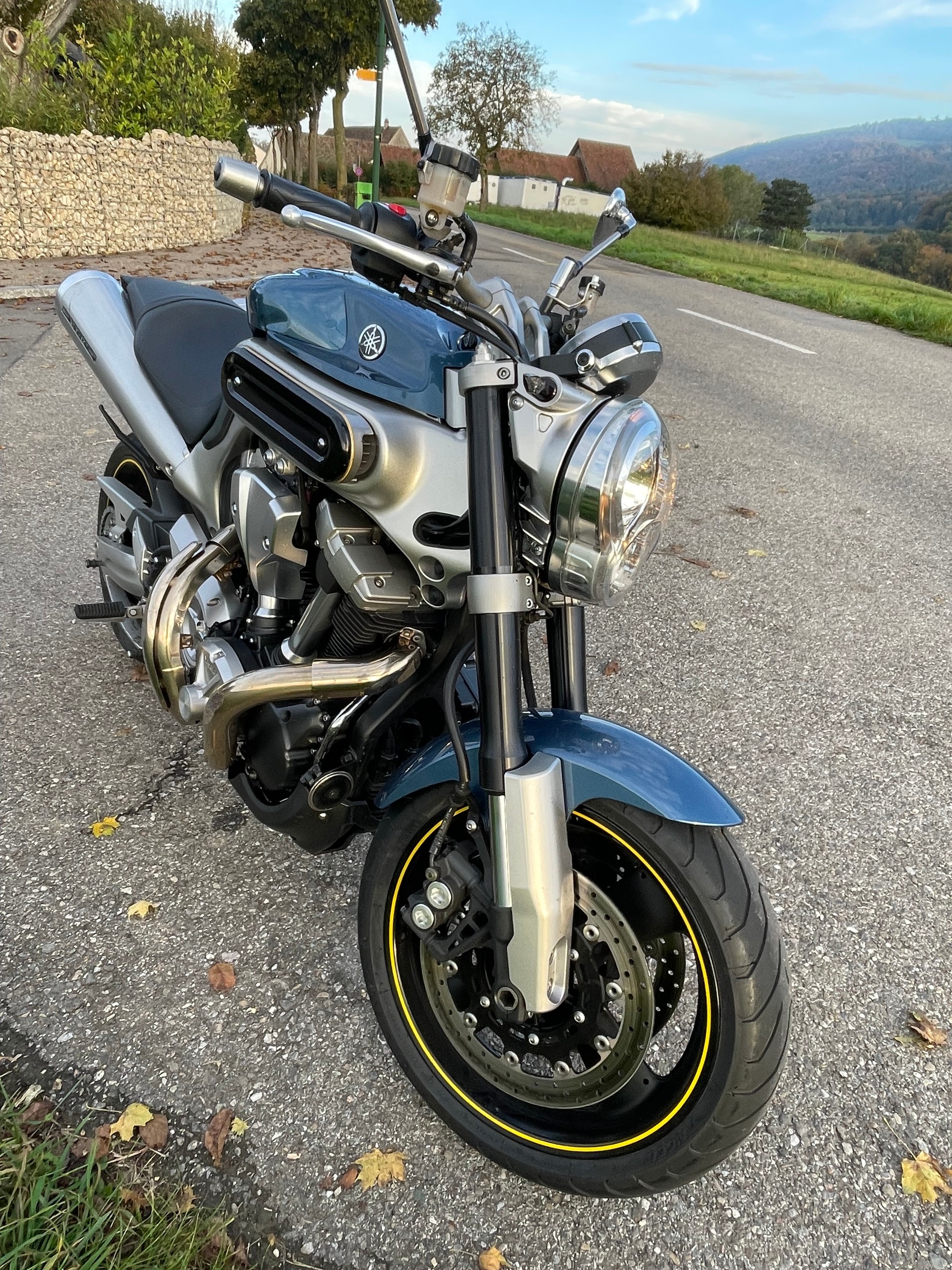 YAMAHA MT-01-image-2