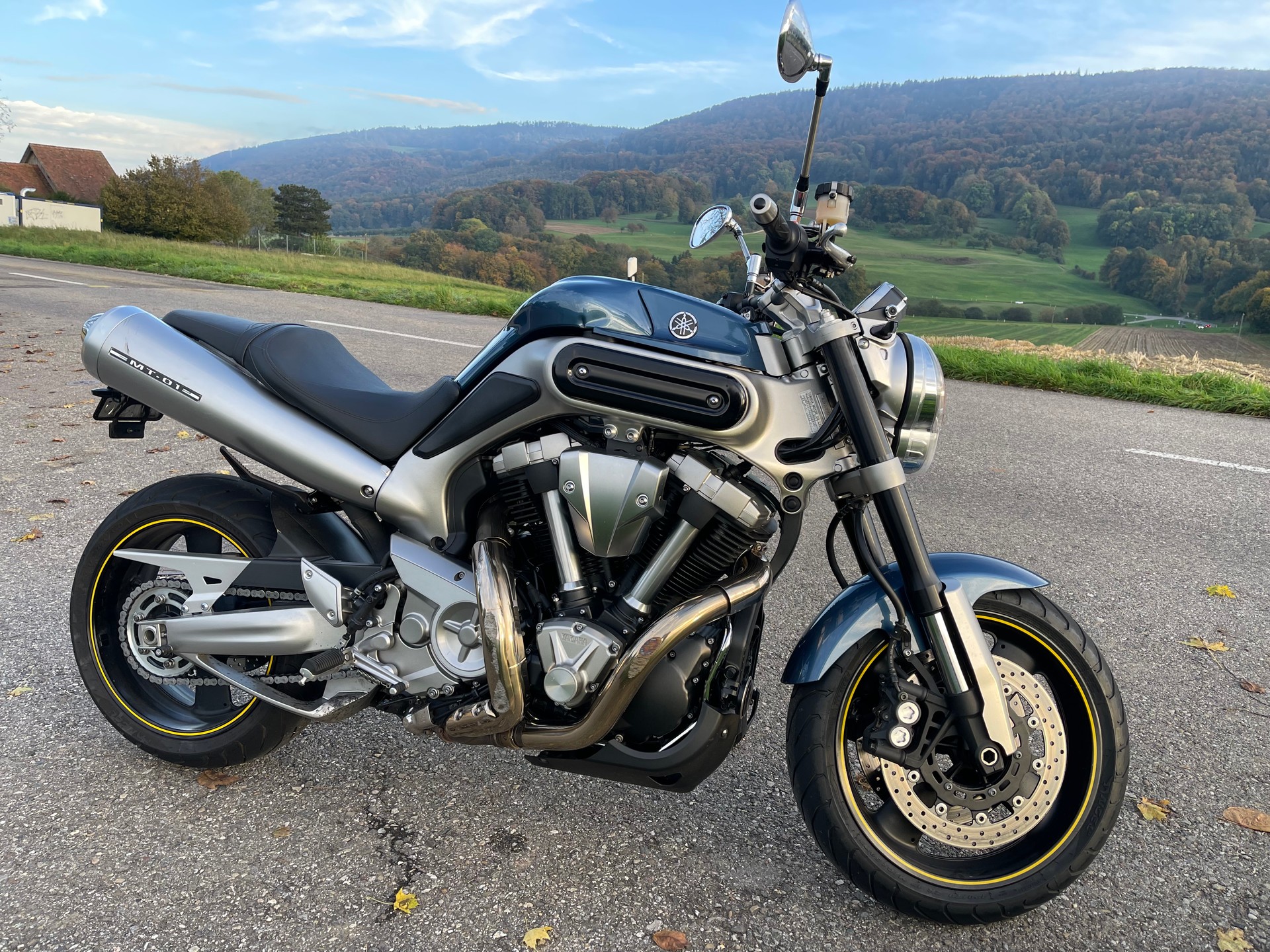 YAMAHA MT-01