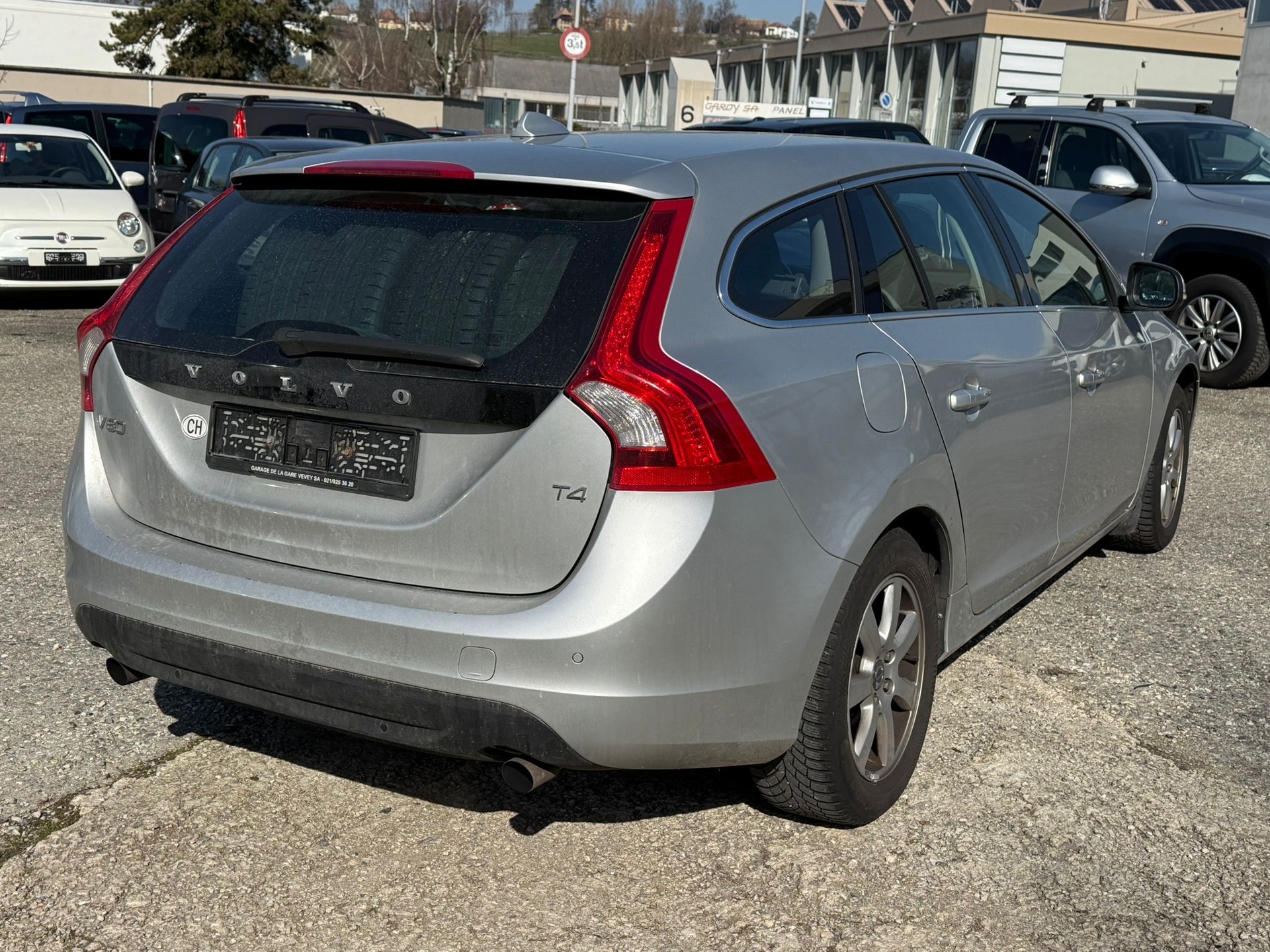 VOLVO V60 T4 Momentum-image-7