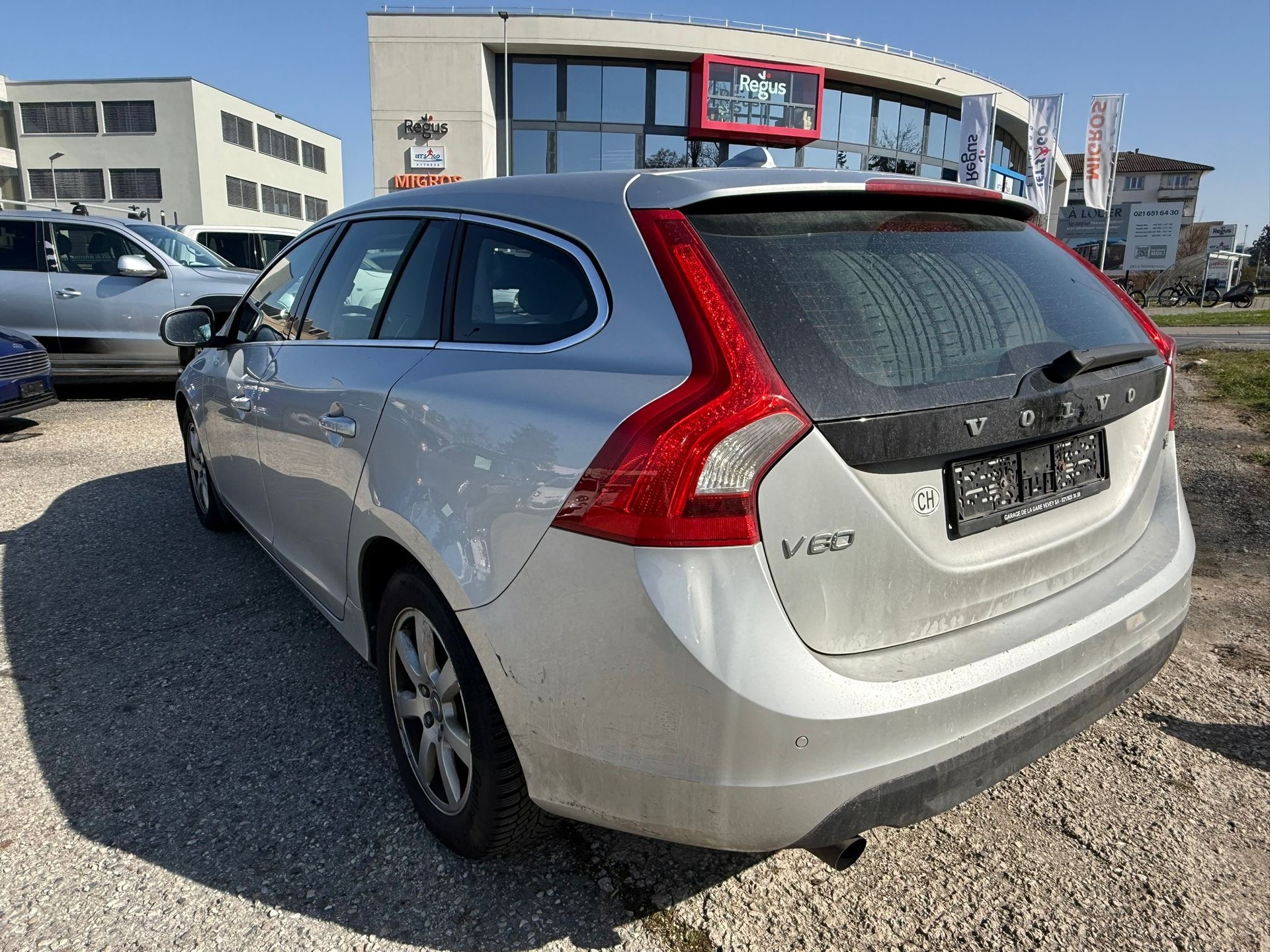 VOLVO V60 T4 Momentum-image-6