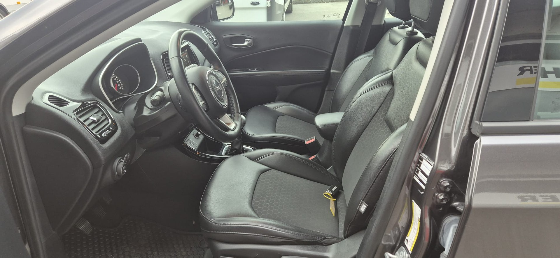 JEEP Compass 1.4 Turbo Night Eagle-image-4