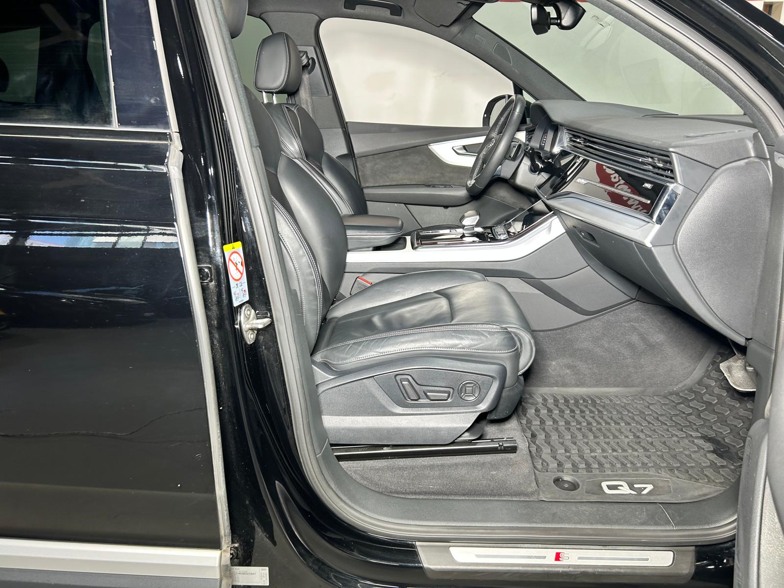 AUDI Q7 3.0 50 TDI quattro T-Tronic 7 Plätzerb-image-11