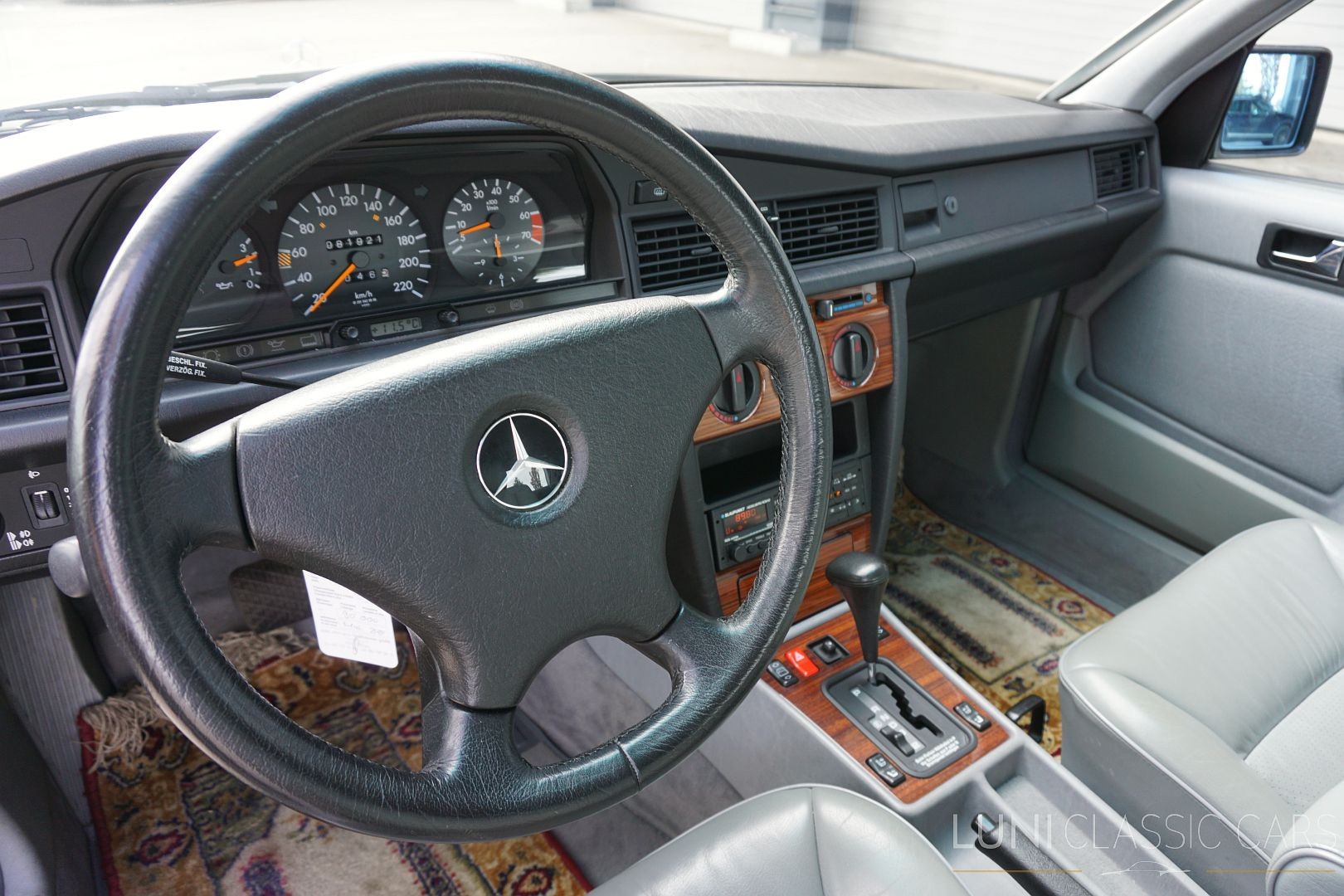 MERCEDES-BENZ 190 E 2.3-image-9