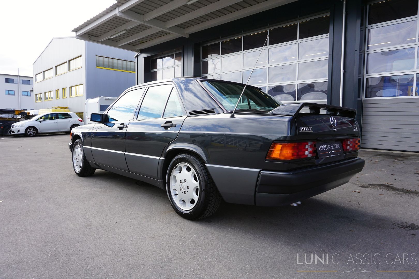 MERCEDES-BENZ 190 E 2.3-showroom-element-2