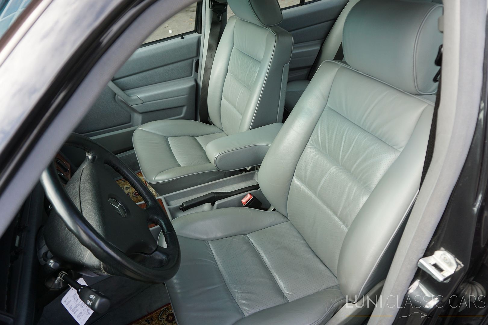 MERCEDES-BENZ 190 E 2.3-image-11