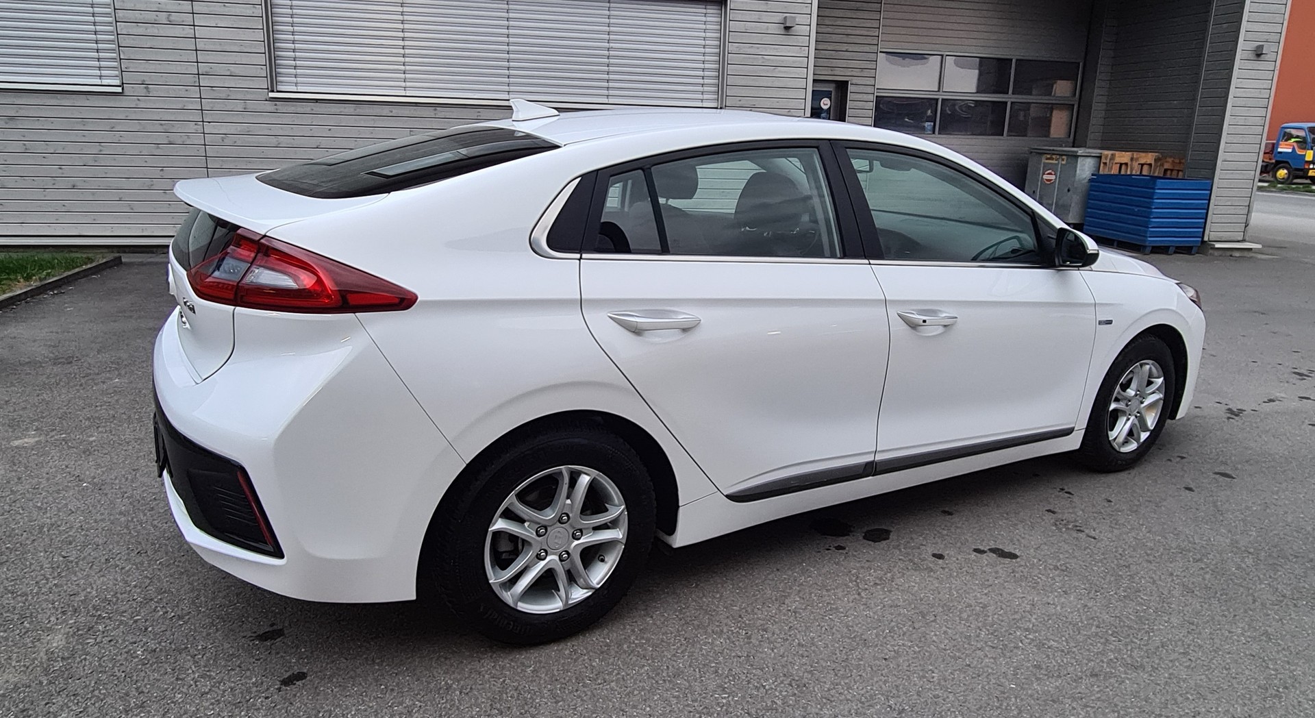 HYUNDAI Ioniq 1.6 GDi HEV Launch Plus DCT-image-3