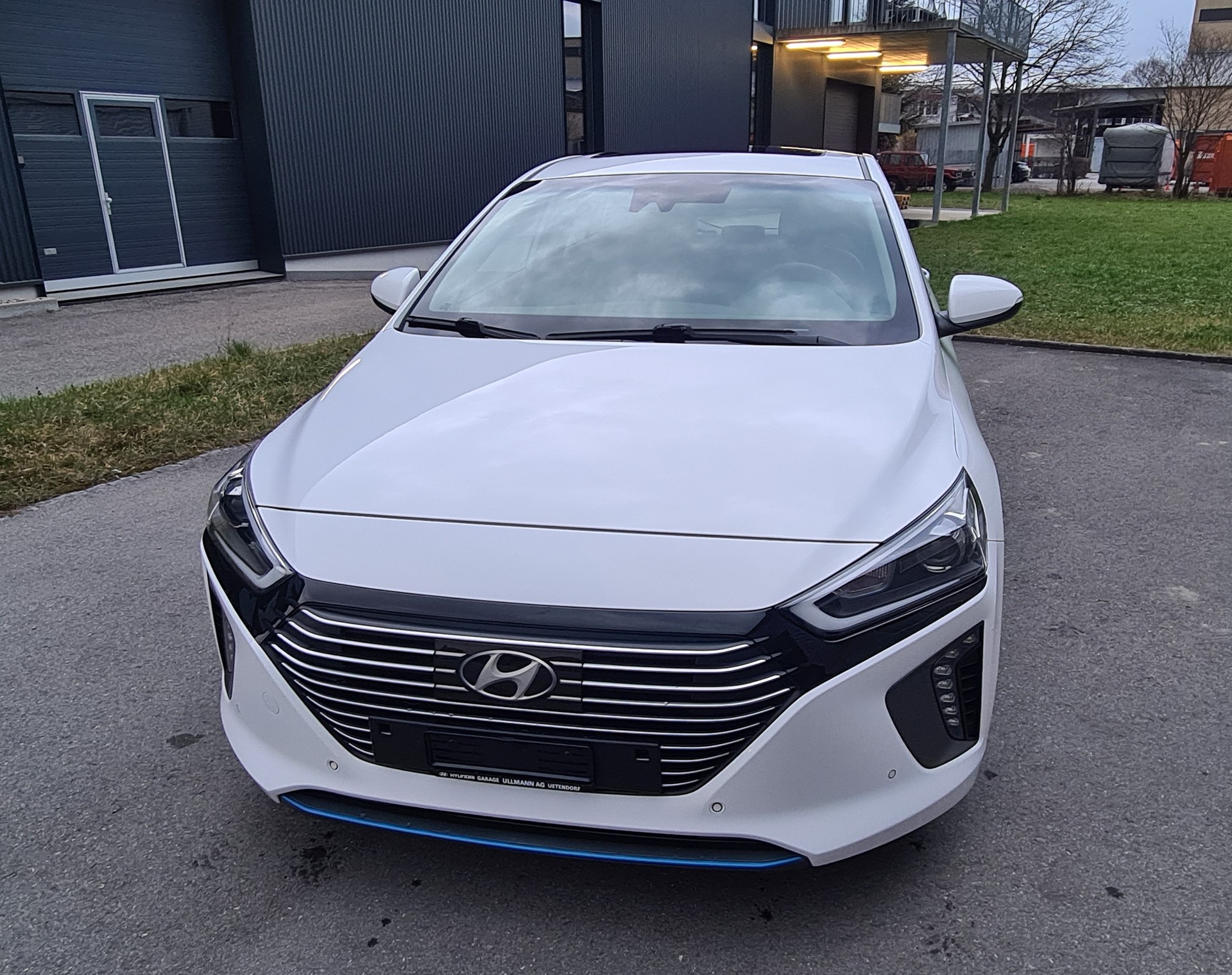 HYUNDAI Ioniq 1.6 GDi HEV Launch Plus DCT-image-0