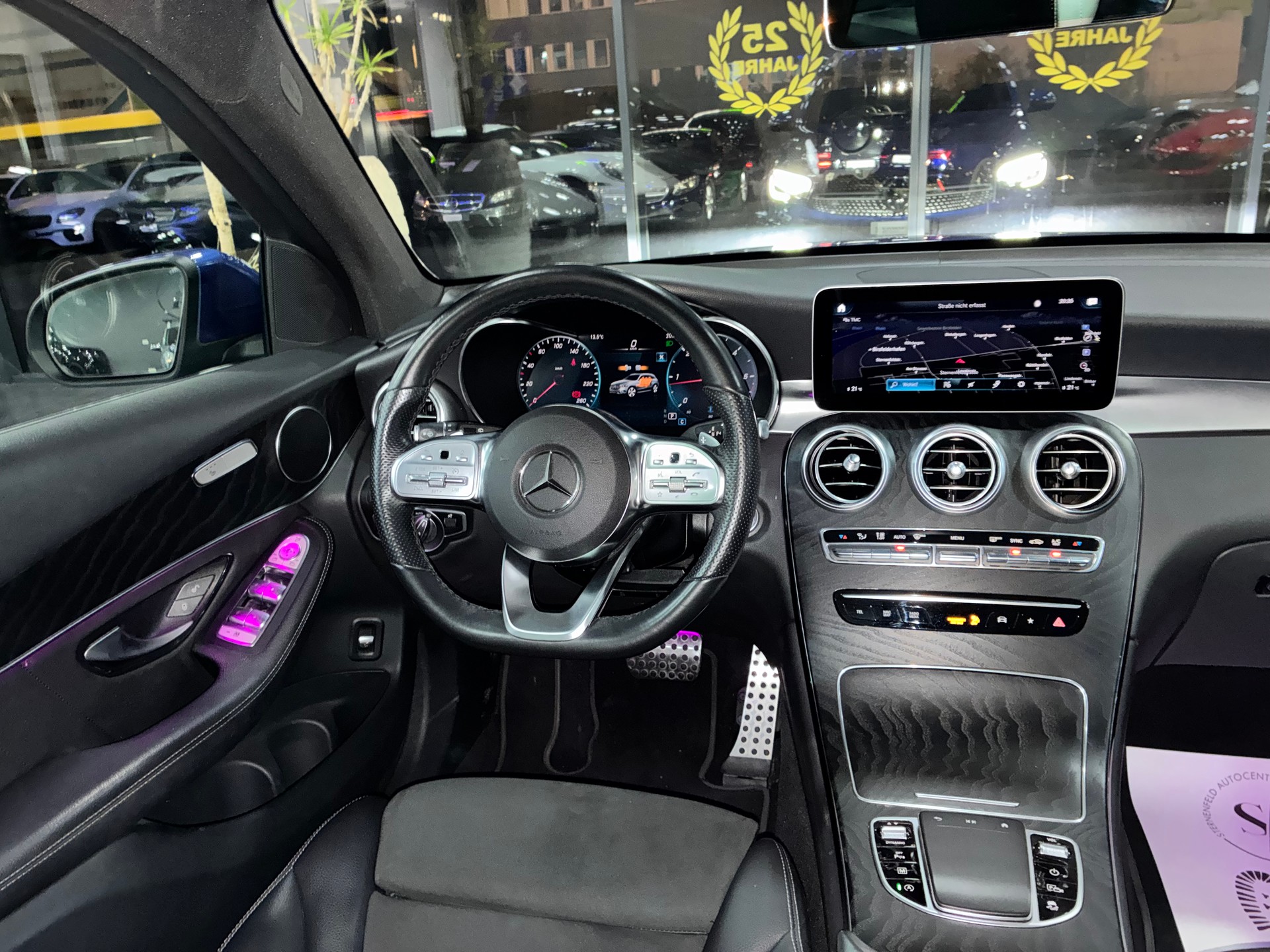 MERCEDES-BENZ GLC 220 d AMG Line 4Matic 9G-Tronic-image-8